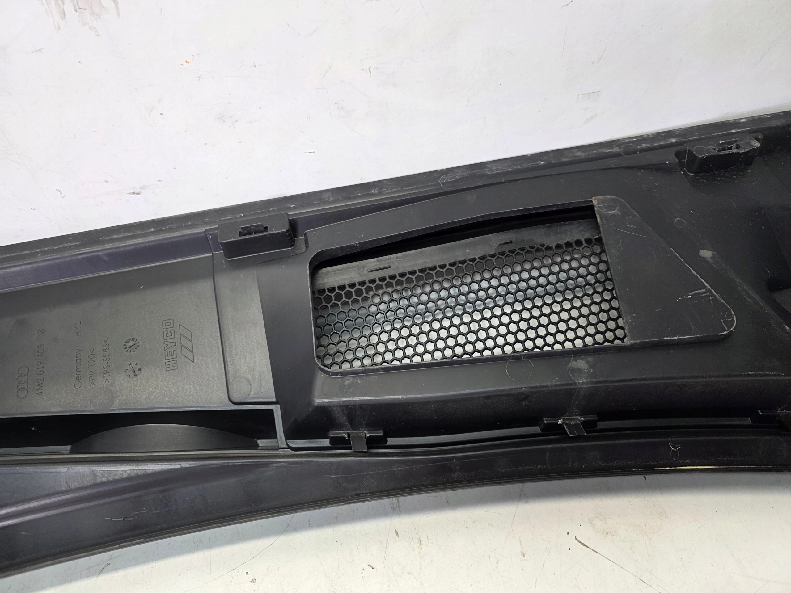 torpedo plastic AUDI Q7 4M 4M2819403 UK
