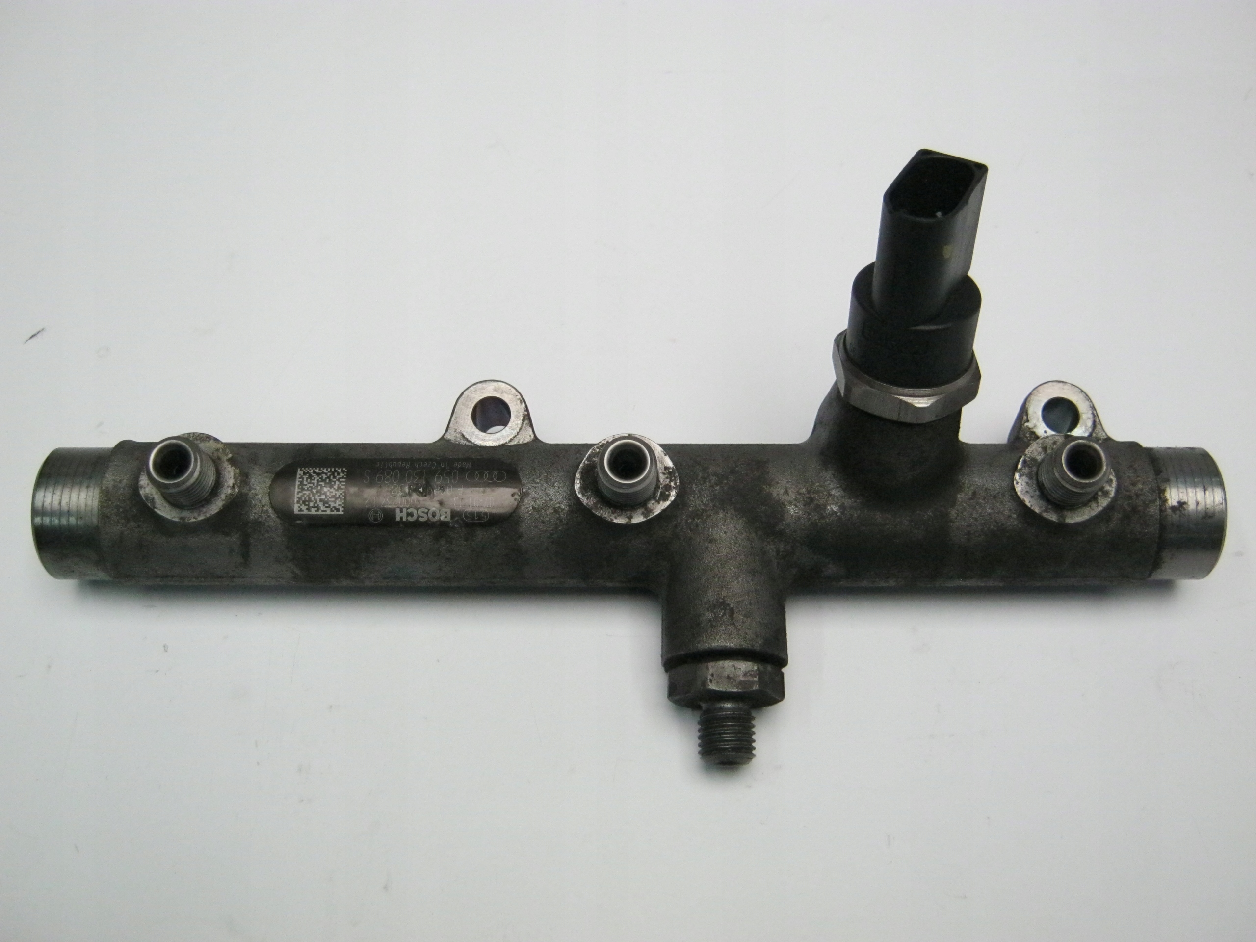 RAMPE INJECTION PHAETON AUDI A6 3.0TDI 059130089S