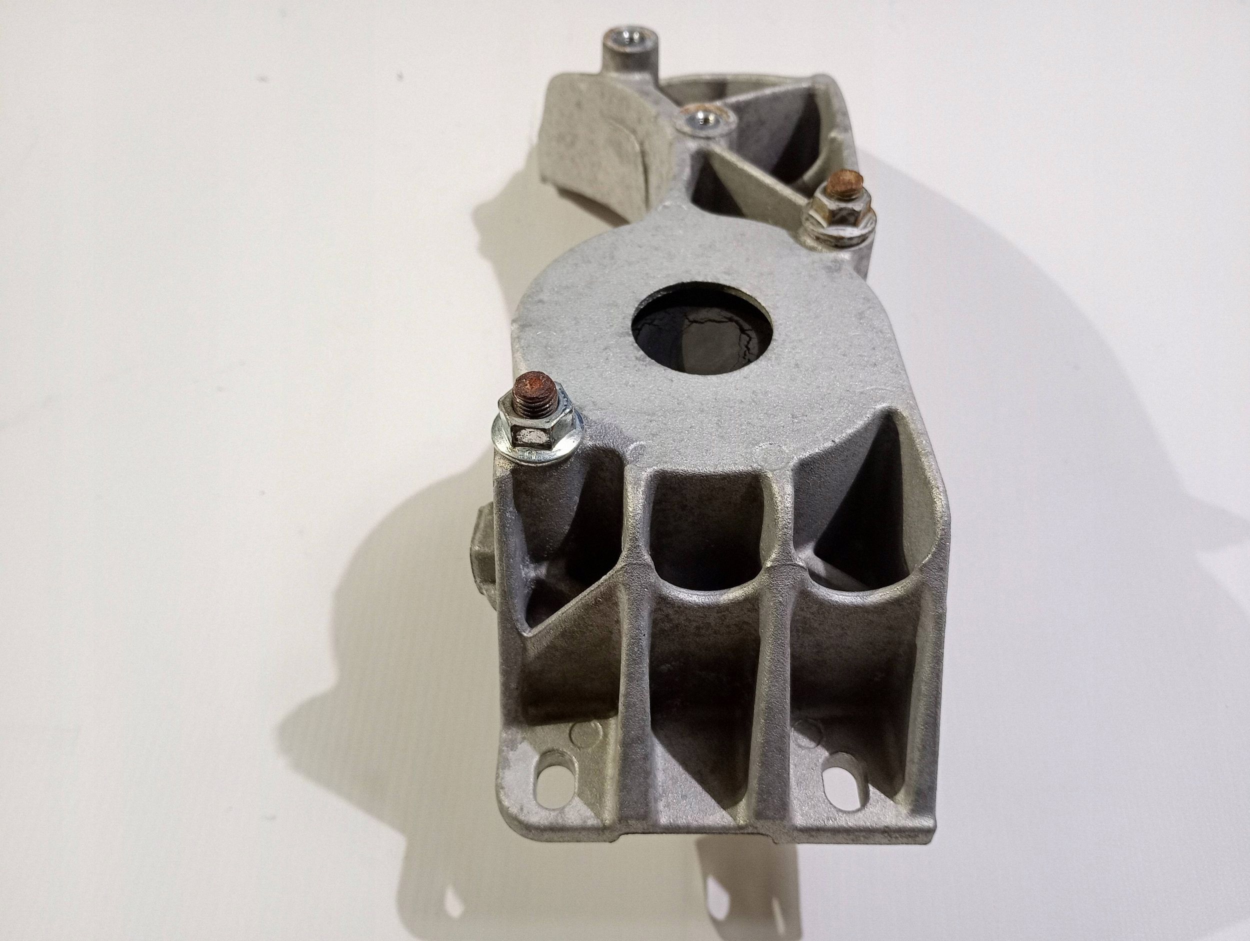 holder holder gearbox mount Maserati GranTurismo 2008