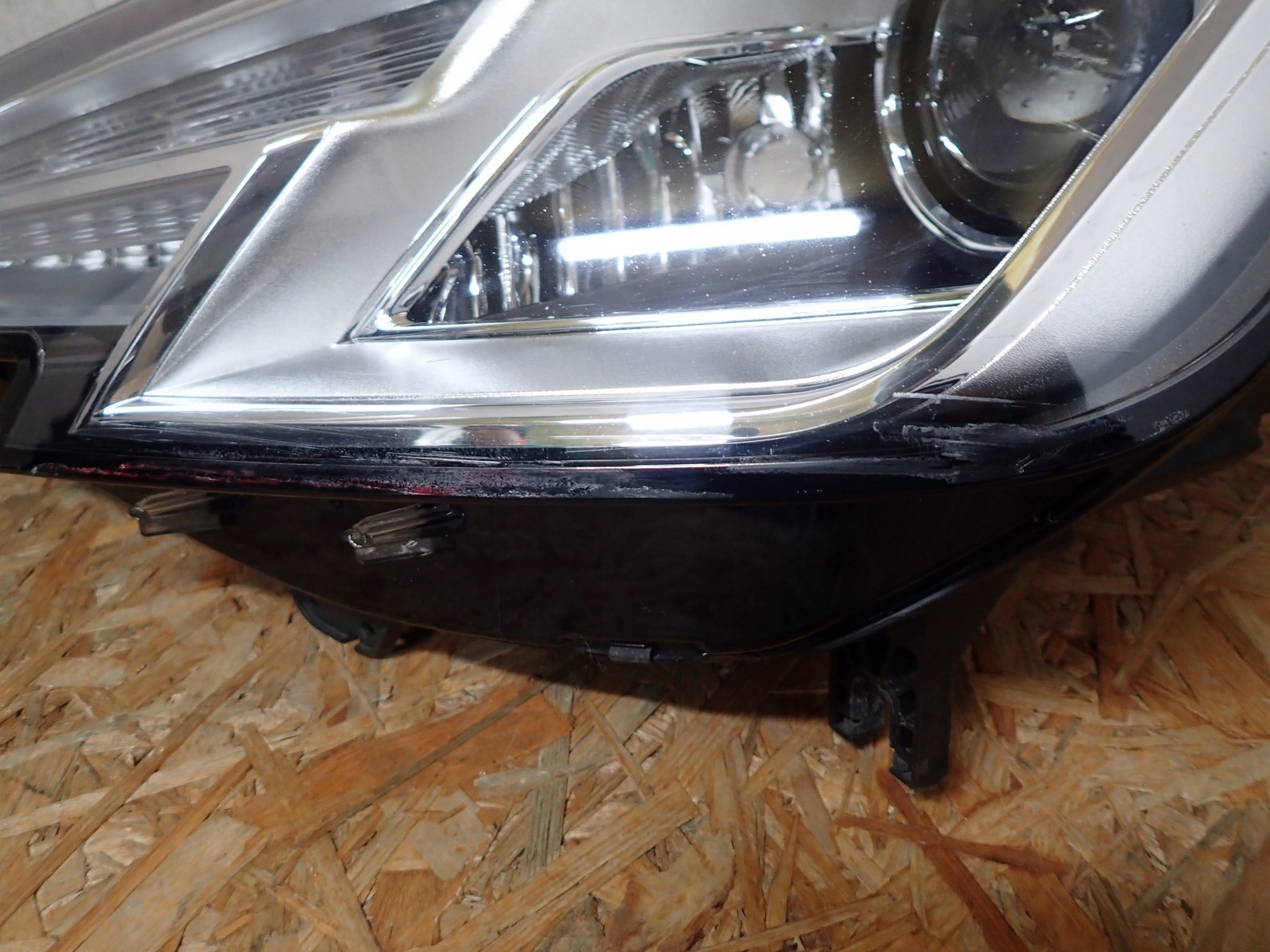 light left left XENON AUDI A4 B9 8W0941005 15-19R
