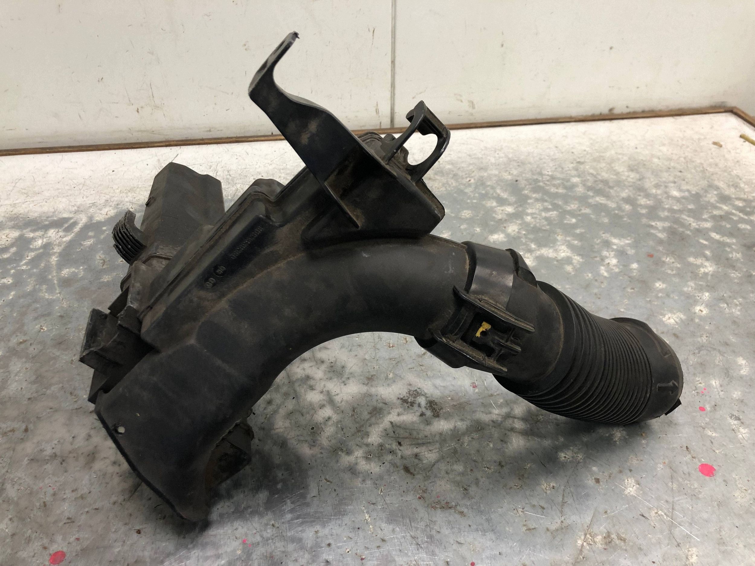 REZONATOR luft PEUGEOT 207 9683339380 9684577280