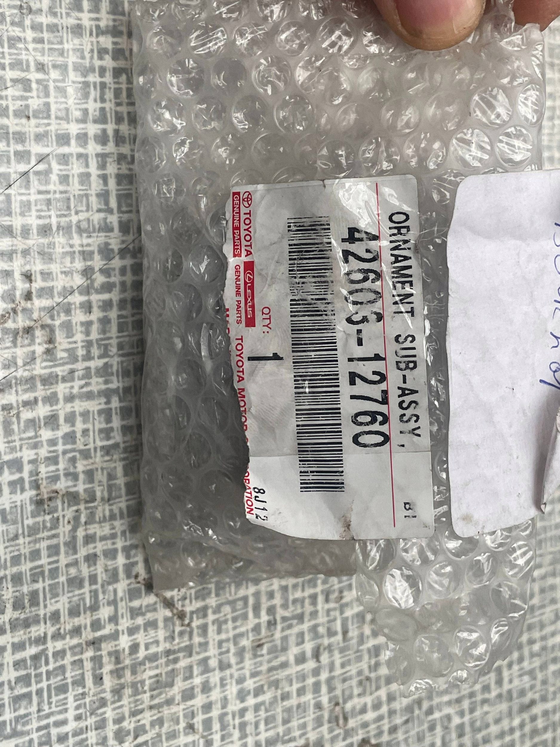 EMBLEMAT LOGO TOYOTA AURIS E210 42603-12760 @A