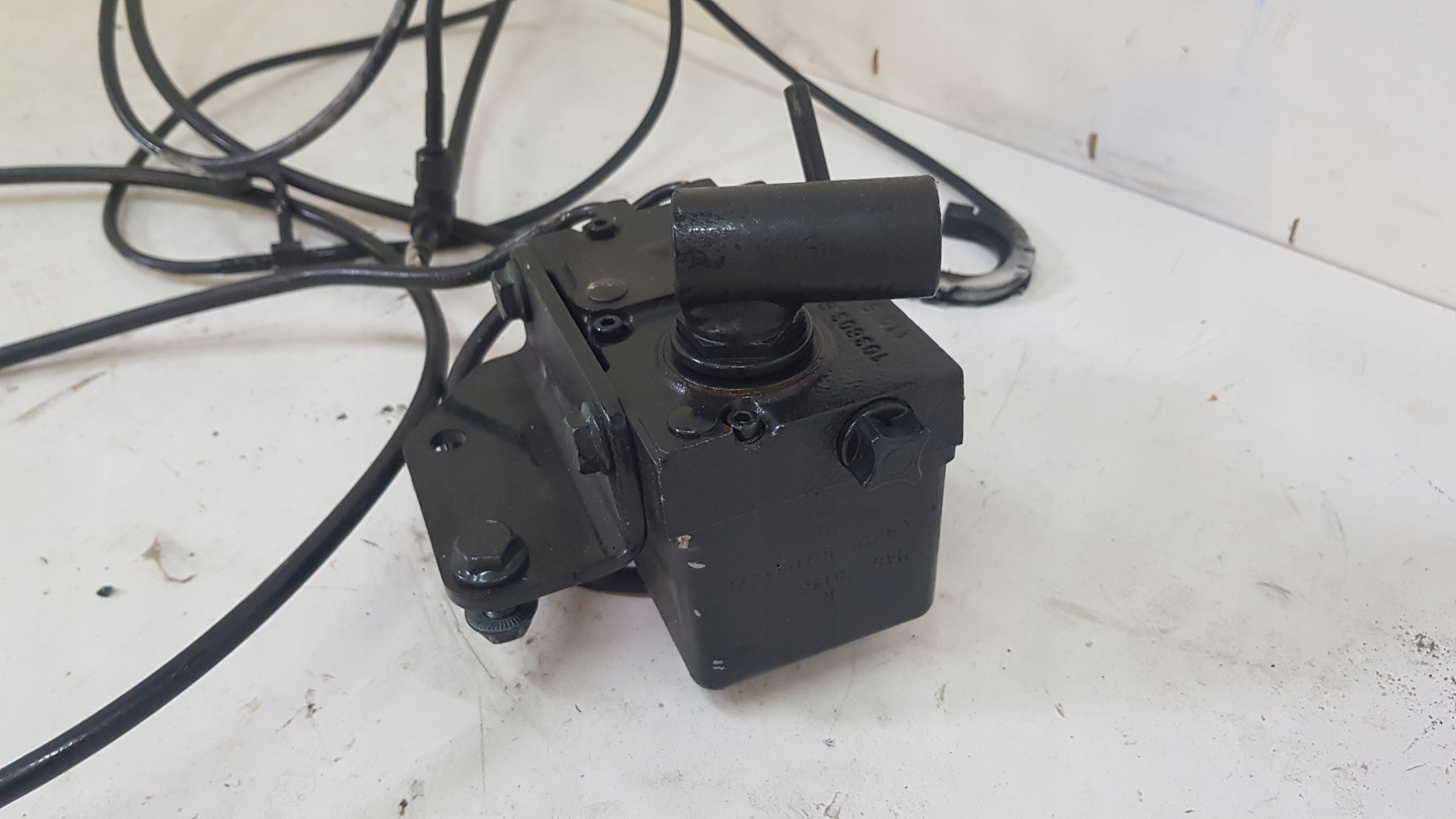 Насос кабины подъемный насос man tgl 1038036