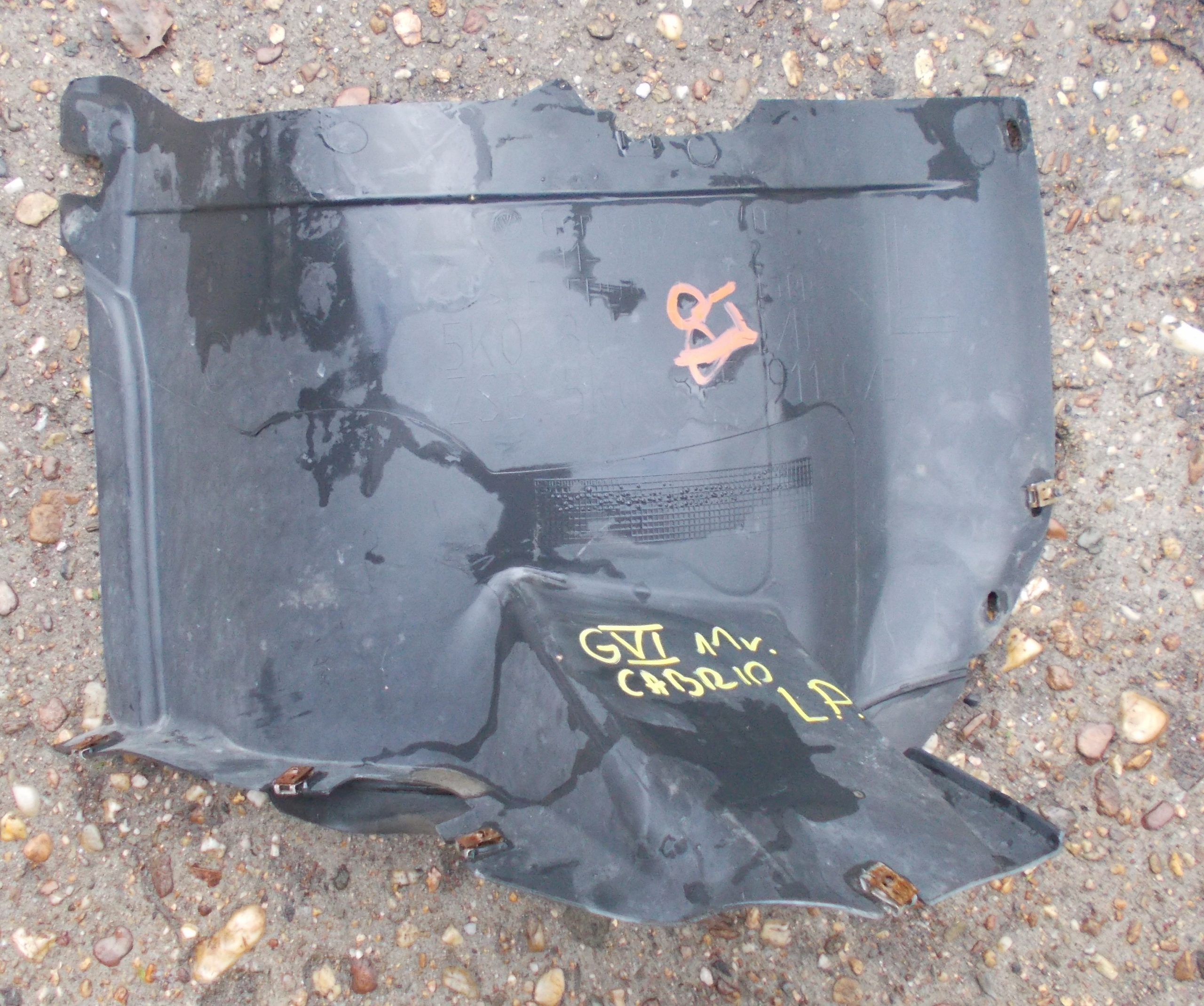 VW GOLF VI CABRIO 1.4 TSI 11R mudguard left front 5K7805911