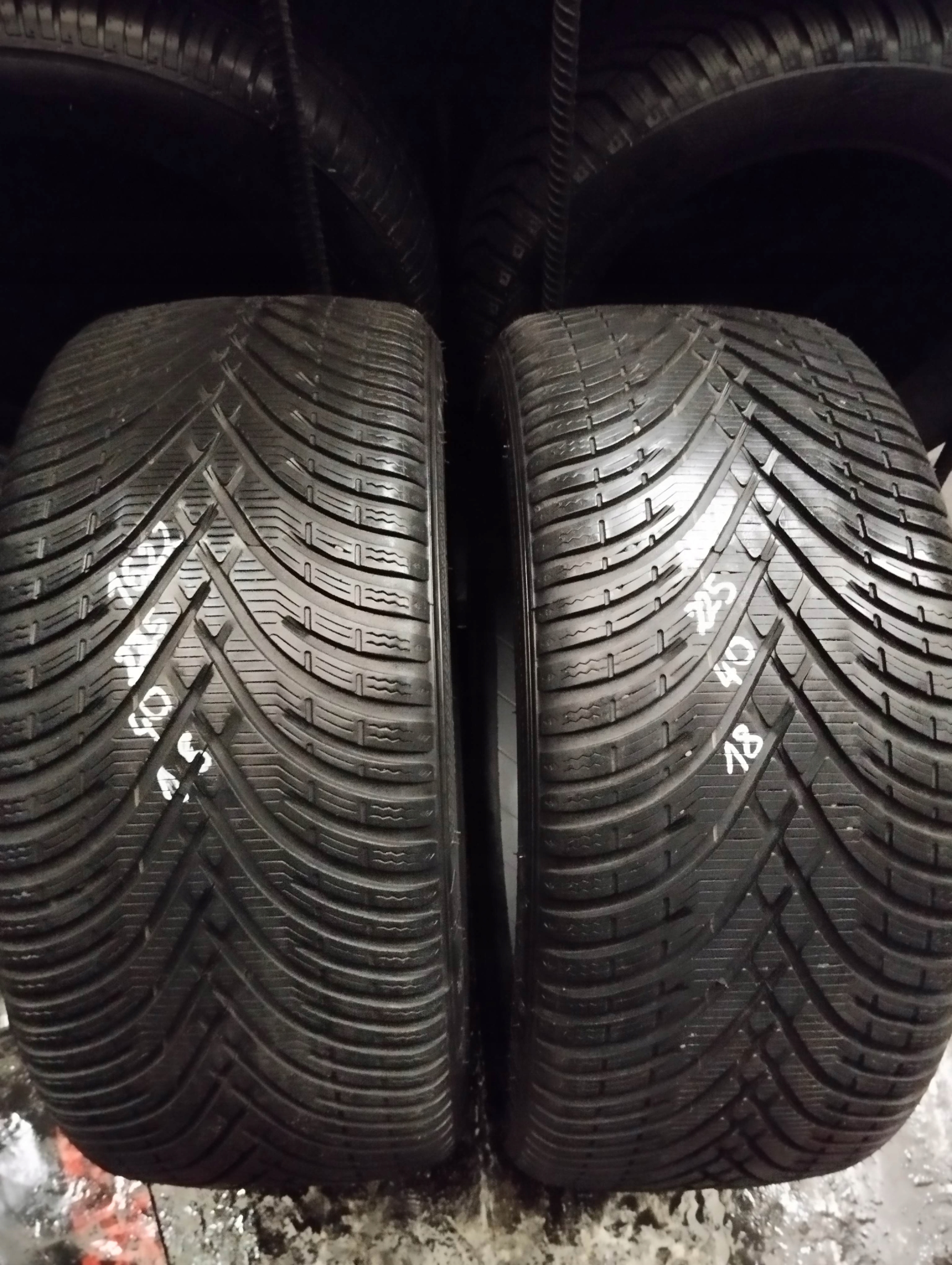 KLEBER KRISALP HP3 225 40 18 XL