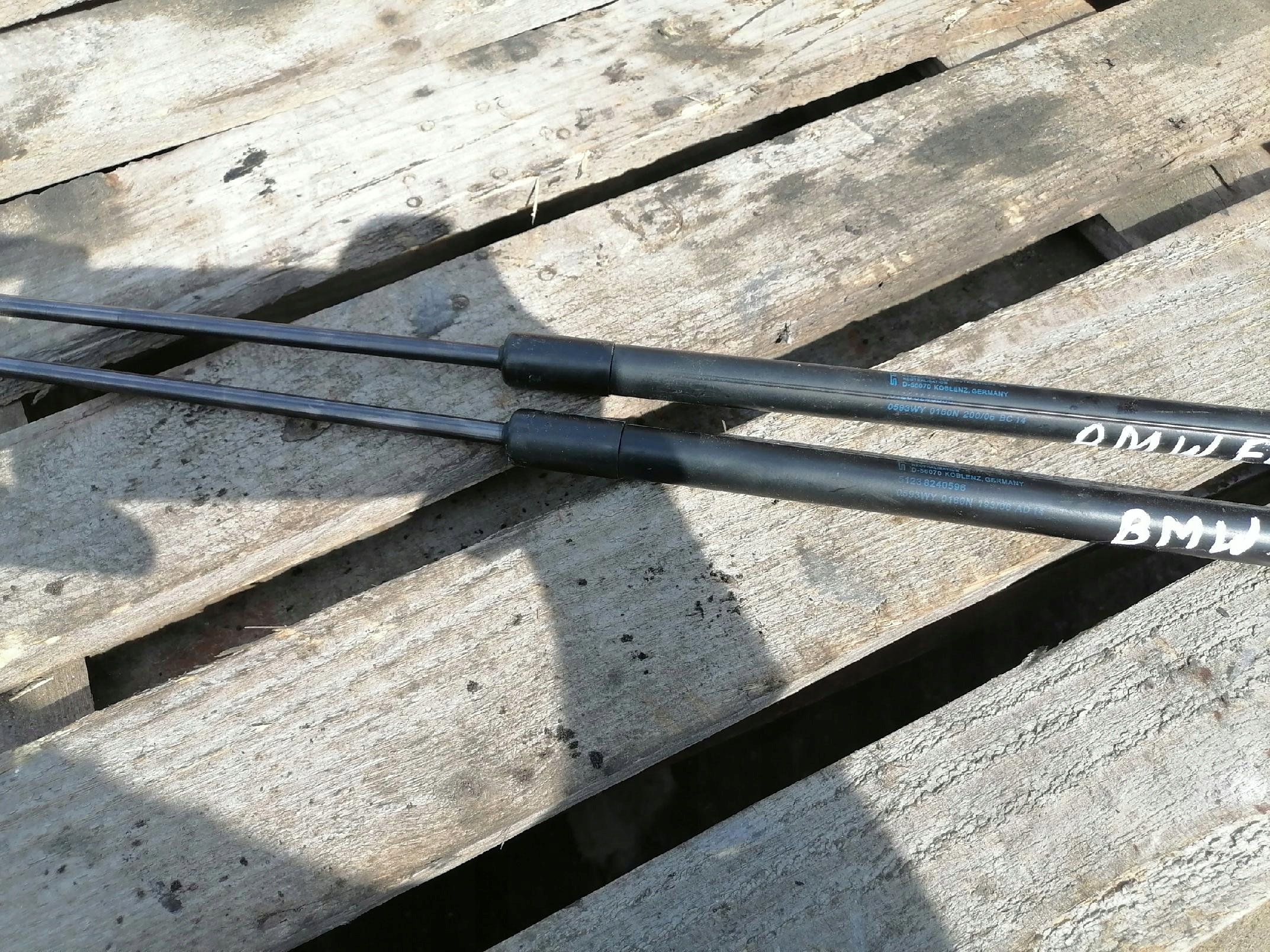 BMW E65 damper telescope bonnets POKRYWY of the engine