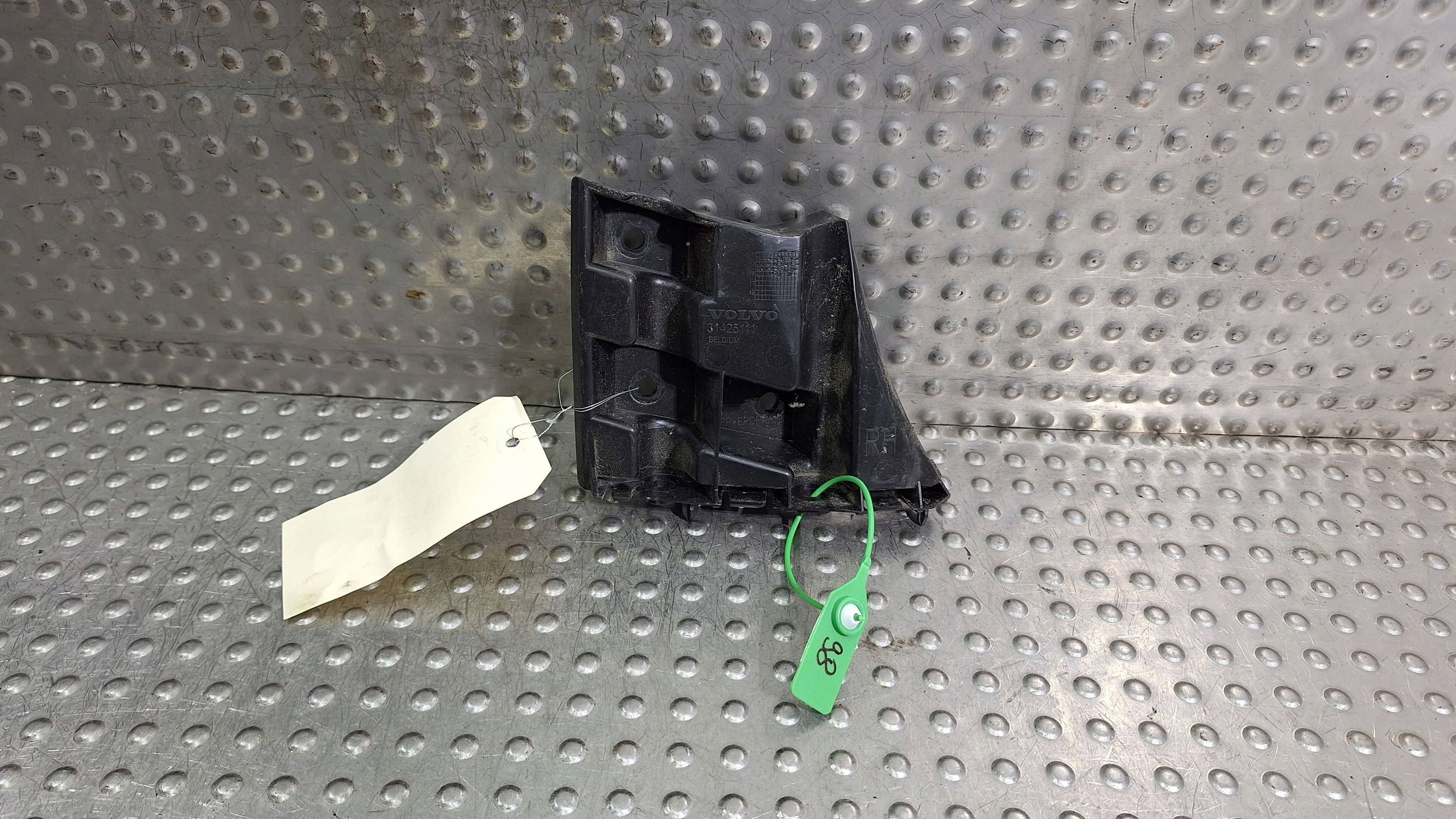 bumper bracket right front 31425111 VOLVO V40 II
