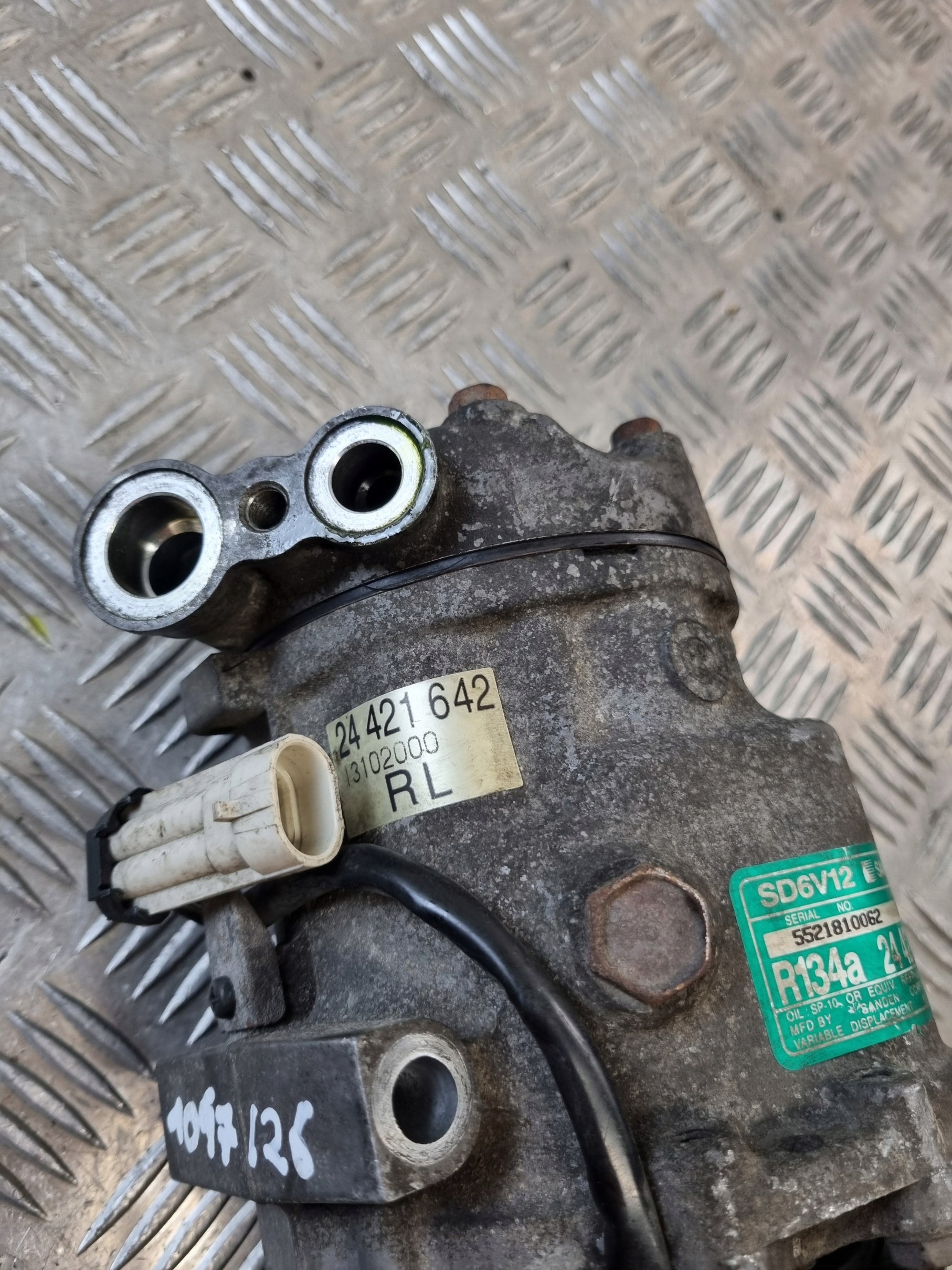 compressor; compressor of the air conditioning OPEL CORSA C 1.7 D 24421642