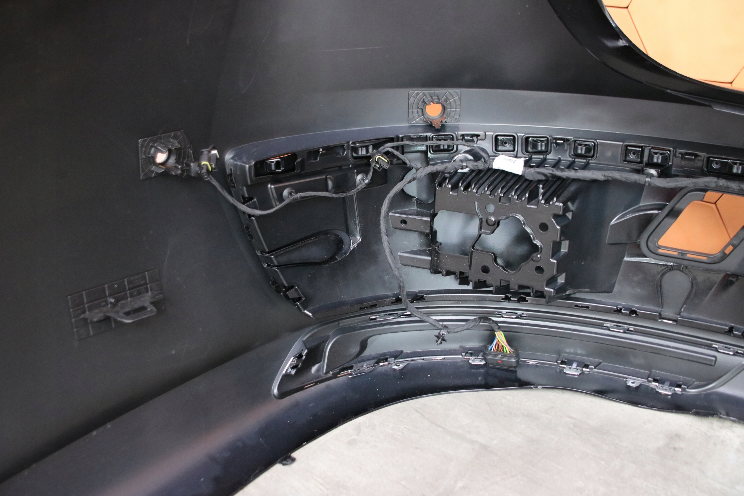 BMW 7 G70 bumper rear part rear 475 BLACK SAPPHIRE METALLIC