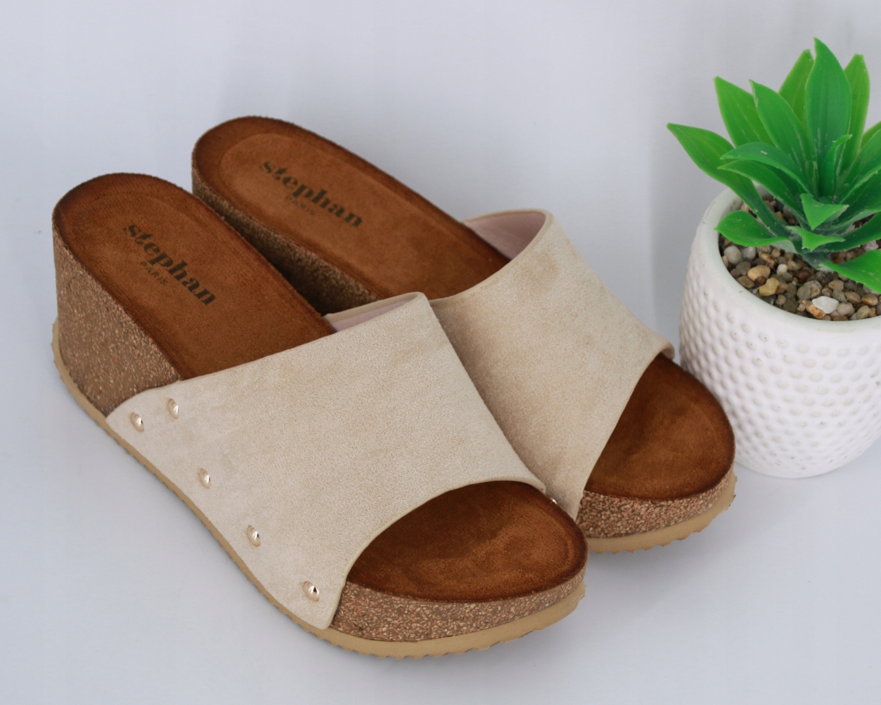 KLAPKI NA KORKOWEJ KOTURNIE PLATFORMIE BEŻOWE ZAMSZOWE Z ĆWIEKAMI 39 Oryginalne opakowanie producenta pudełko