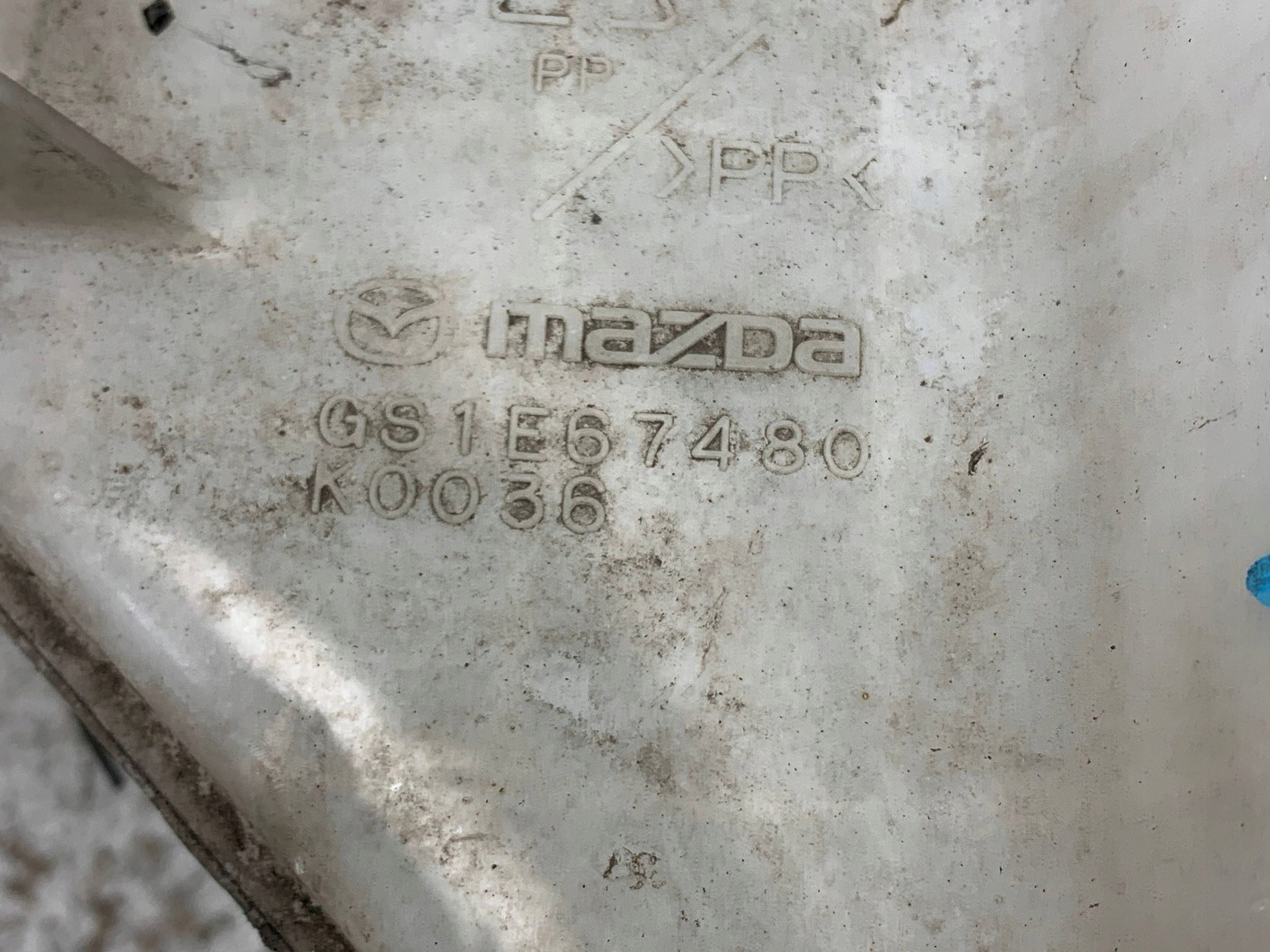 washer fluid tank GS1E67480 MAZDA 6 GH (2007-2010) 2.2 D