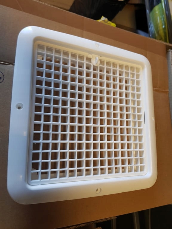 KRATKA WENTYLACYJNA DO DOMKU HOLENDERSKIEGO 240X24