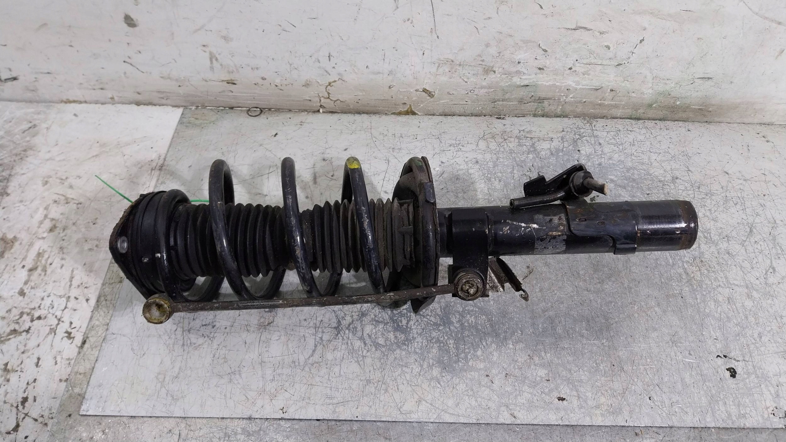 shock absorber left front 3M51-18K001-CCJ FORD C-MAX MK1 FOCUS MK2