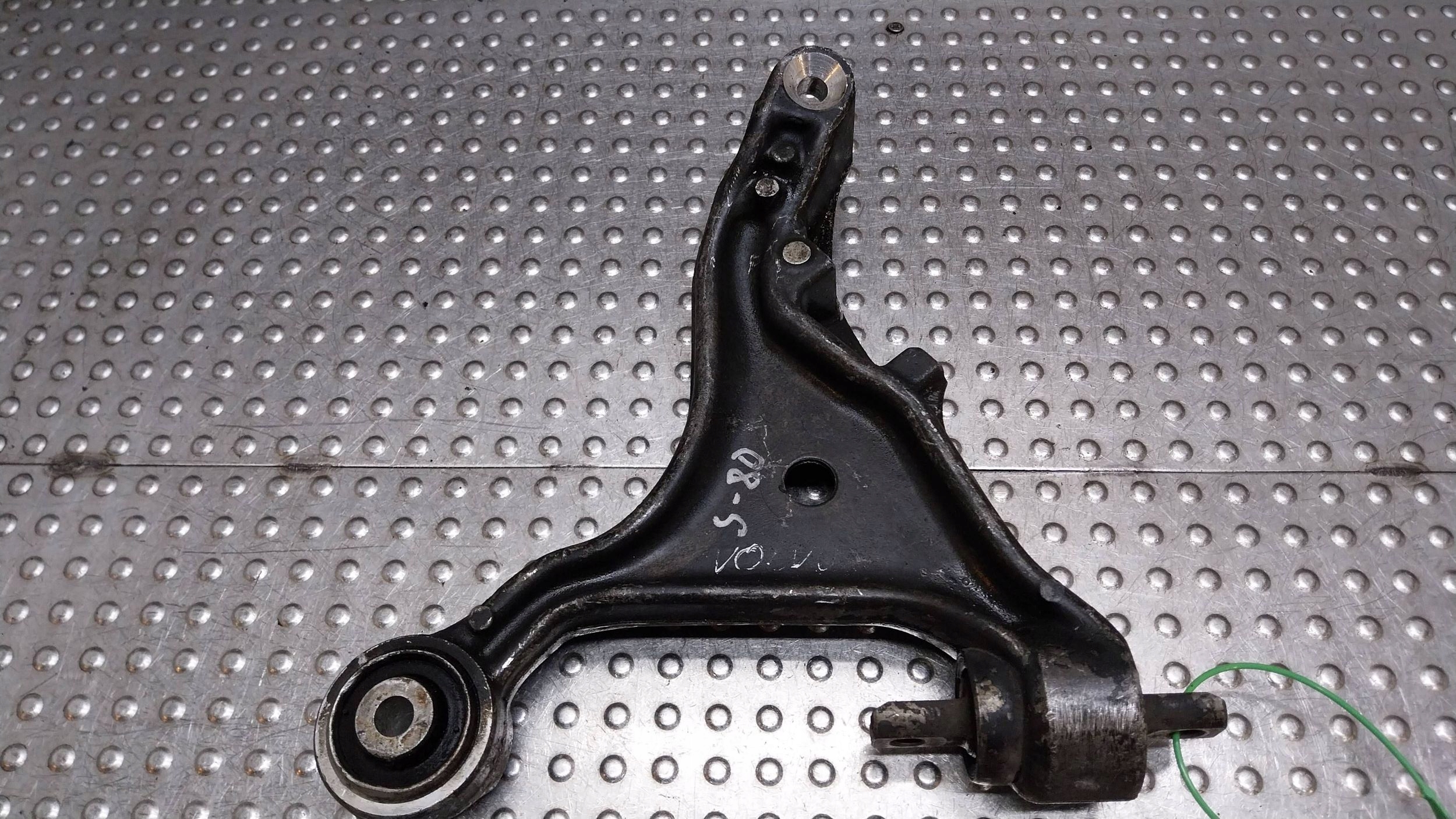 arm right front 9492108 P8649542 VOLVO S80 and