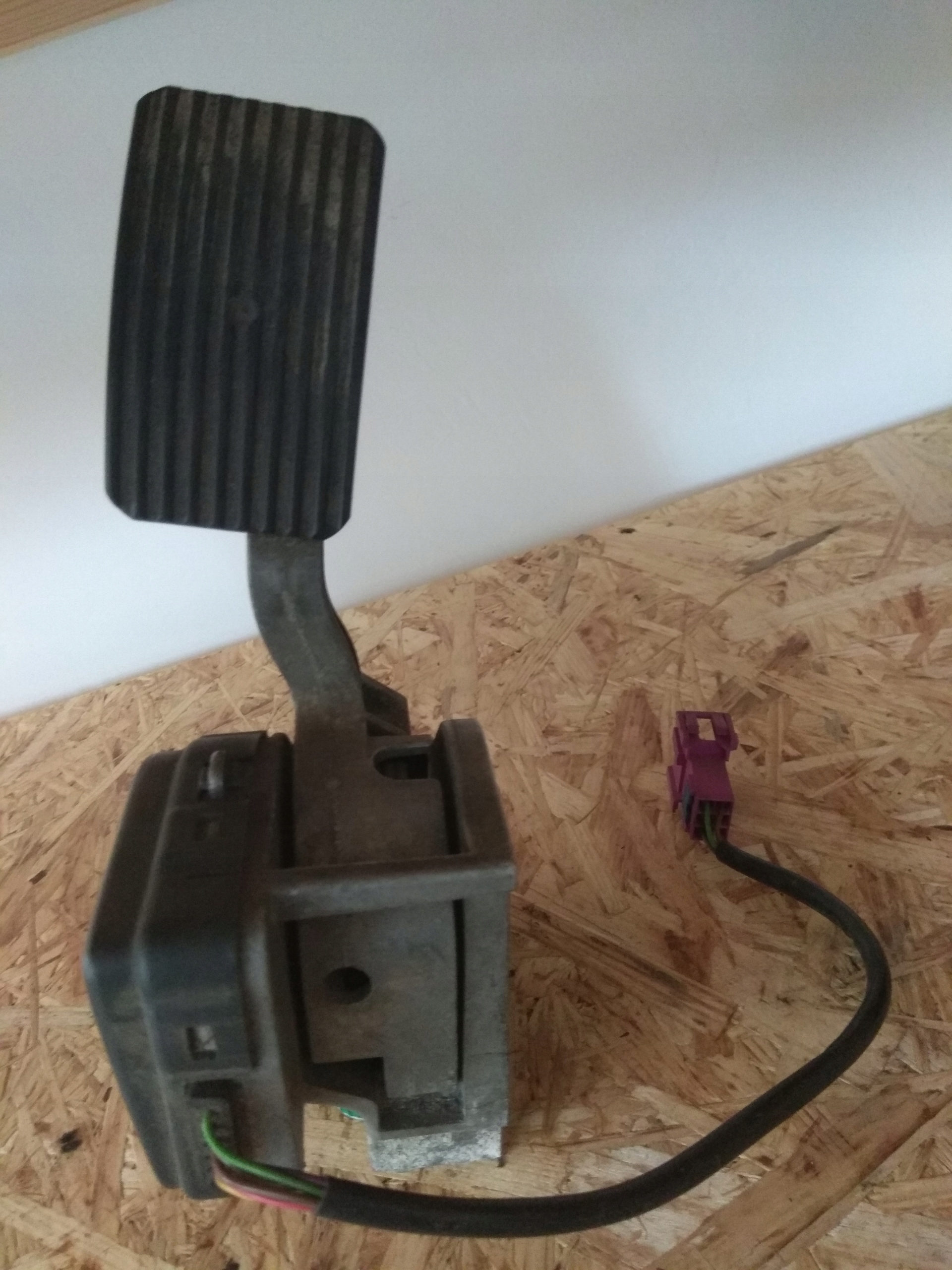 81259706100 - Педаль газу MAN TGA