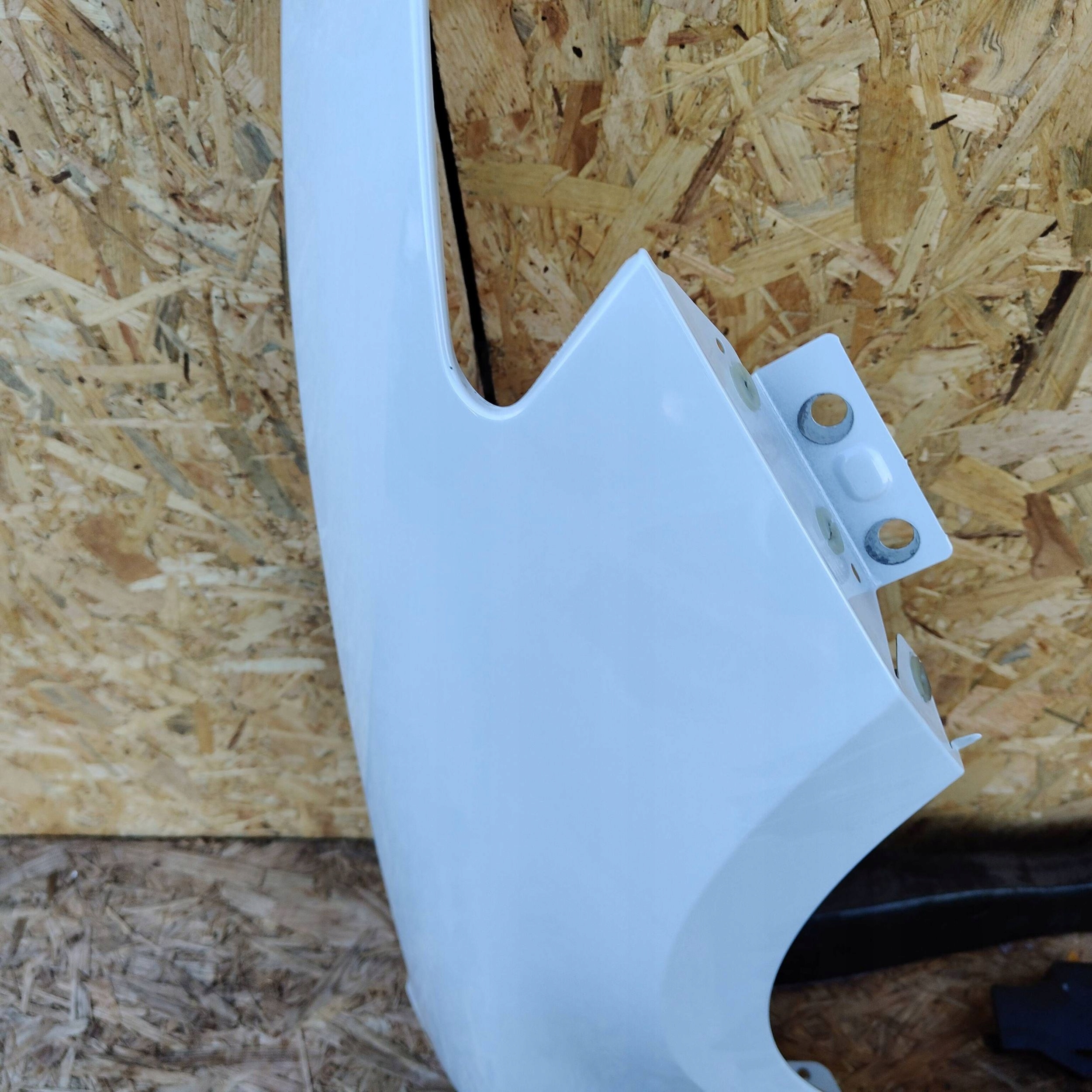 fender front side right Seat Leon IV idealny bialy