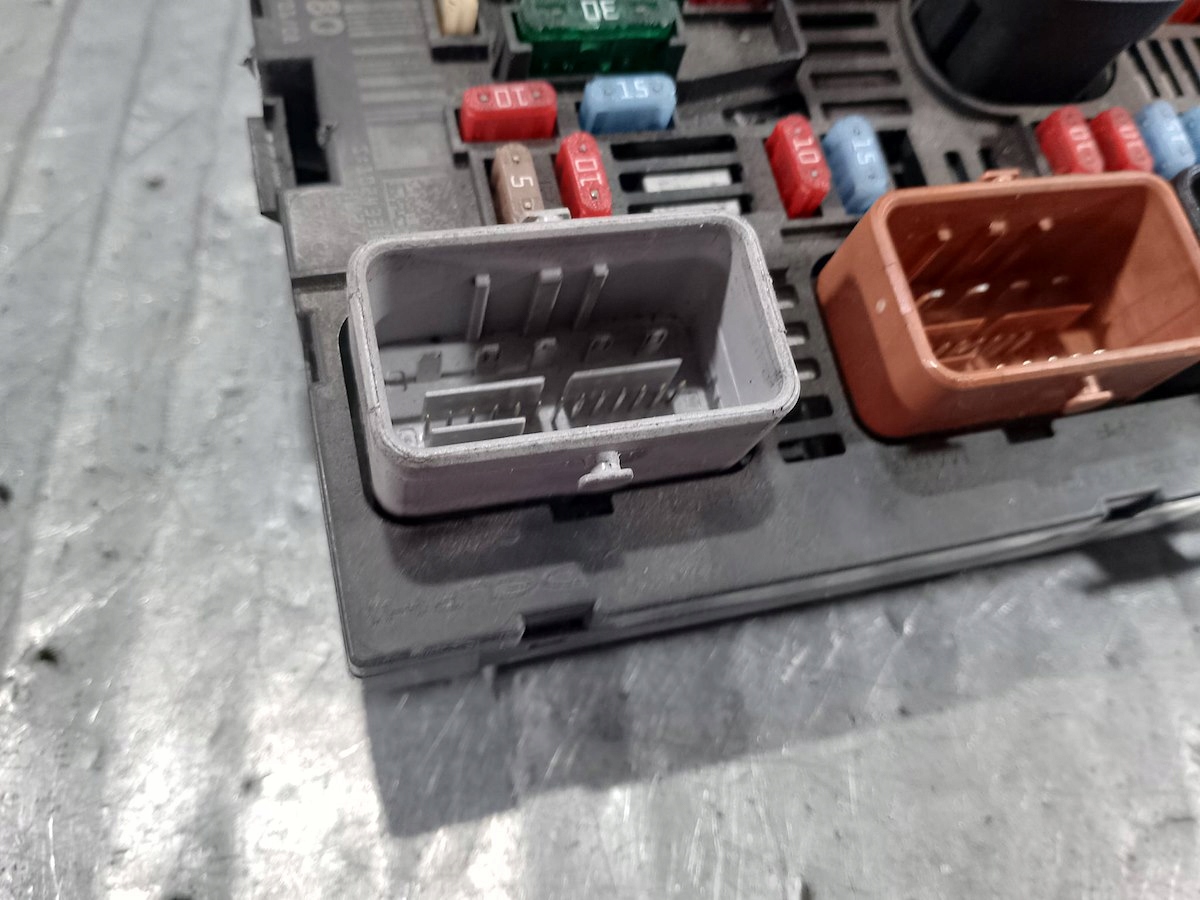 MODUŁ BSM PEUGEOT 308 9664706280 BSM-R05-00 1.6 VTi Producent części Delphi