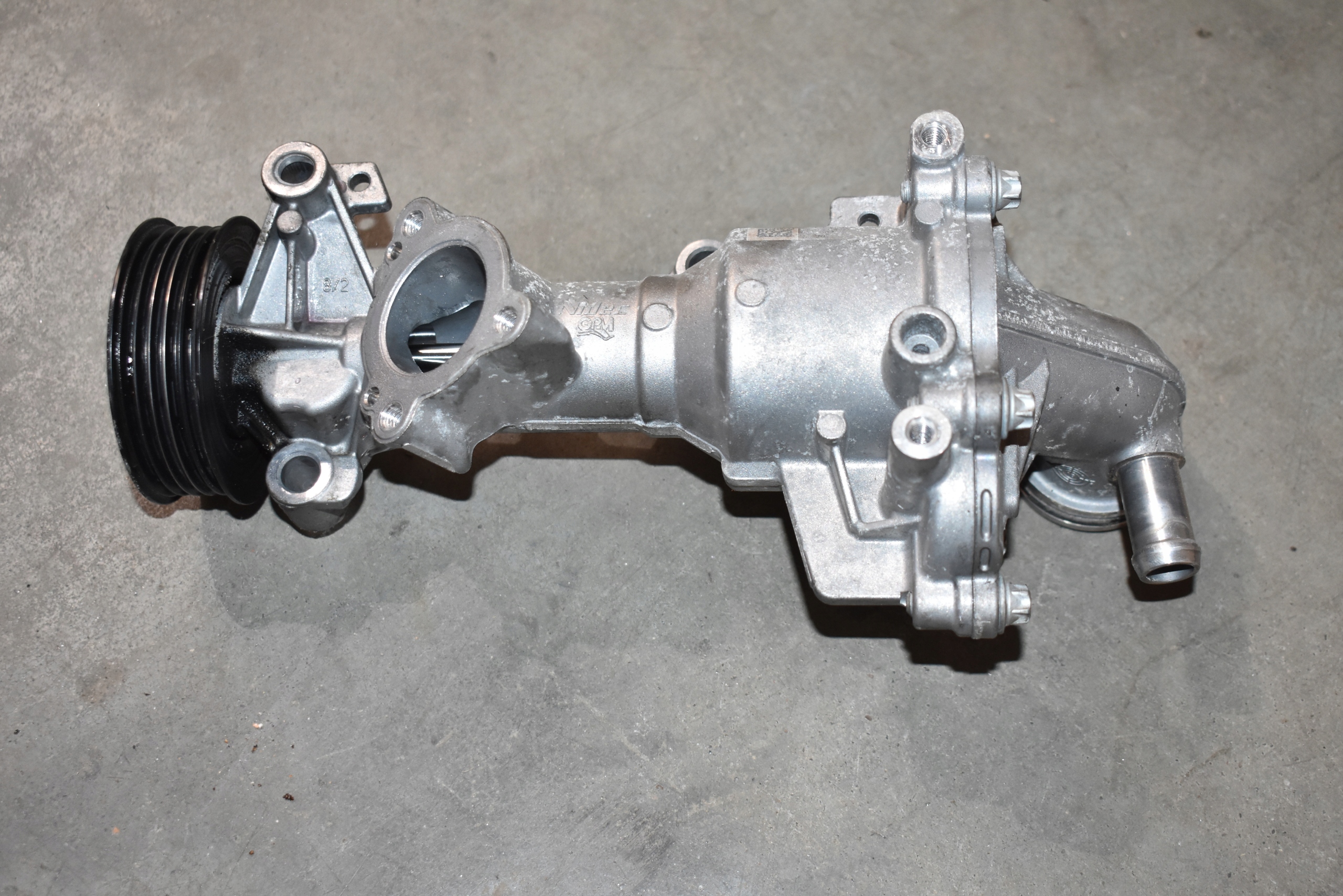 IDEALNA water pump MERCEDES W177 1