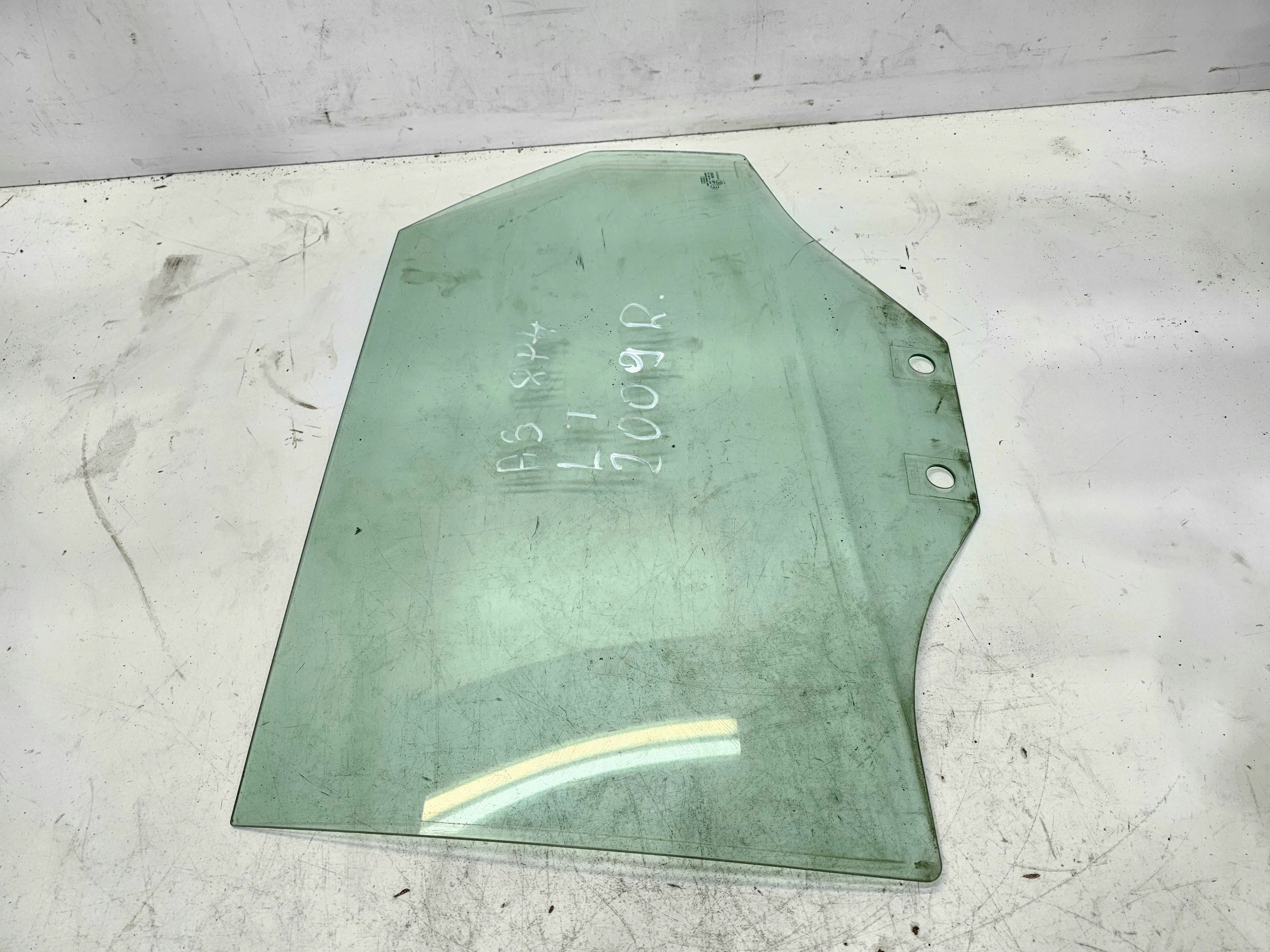window side door left rear part AUDI A3 8P4 SPORTBACK 2009R