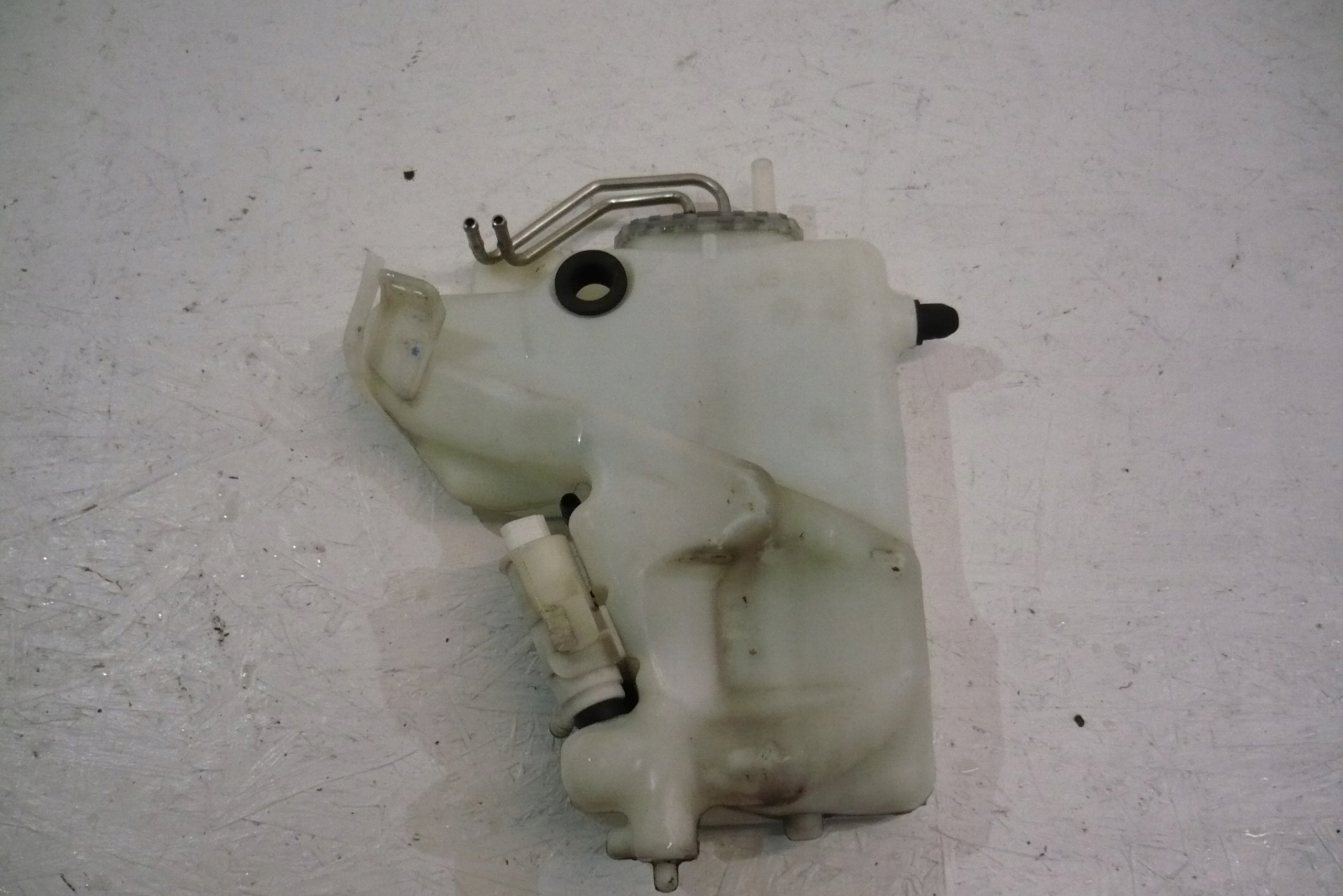 Mercedes E klasa W211 washer fluid tank