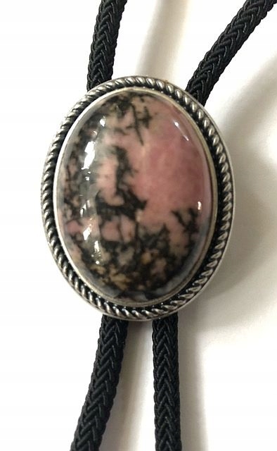 Bolo kravata westernová stříbrná Rodonit syntetická pletenina