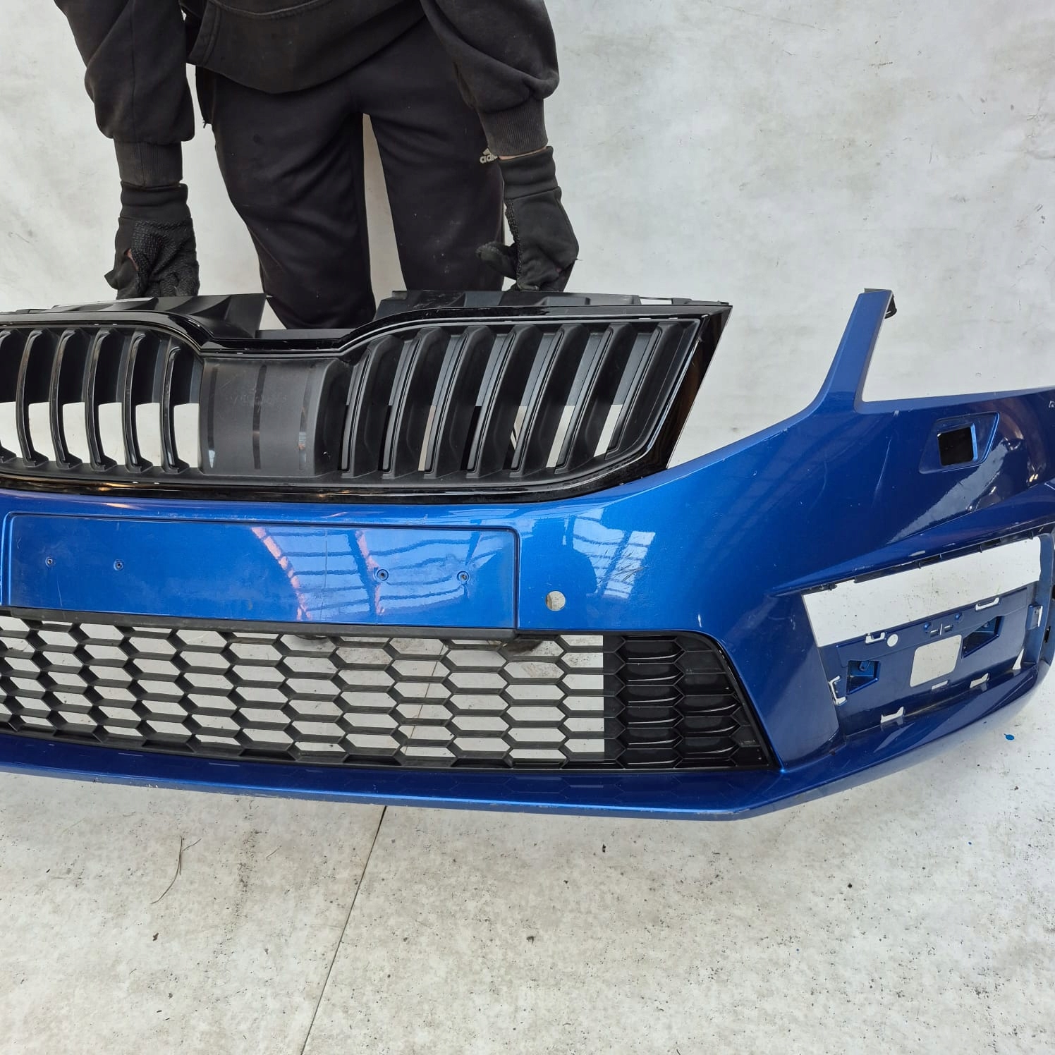 SKODA OCTAVIA III RS LIFT 17- bumper front front grill SPR 4XPDC