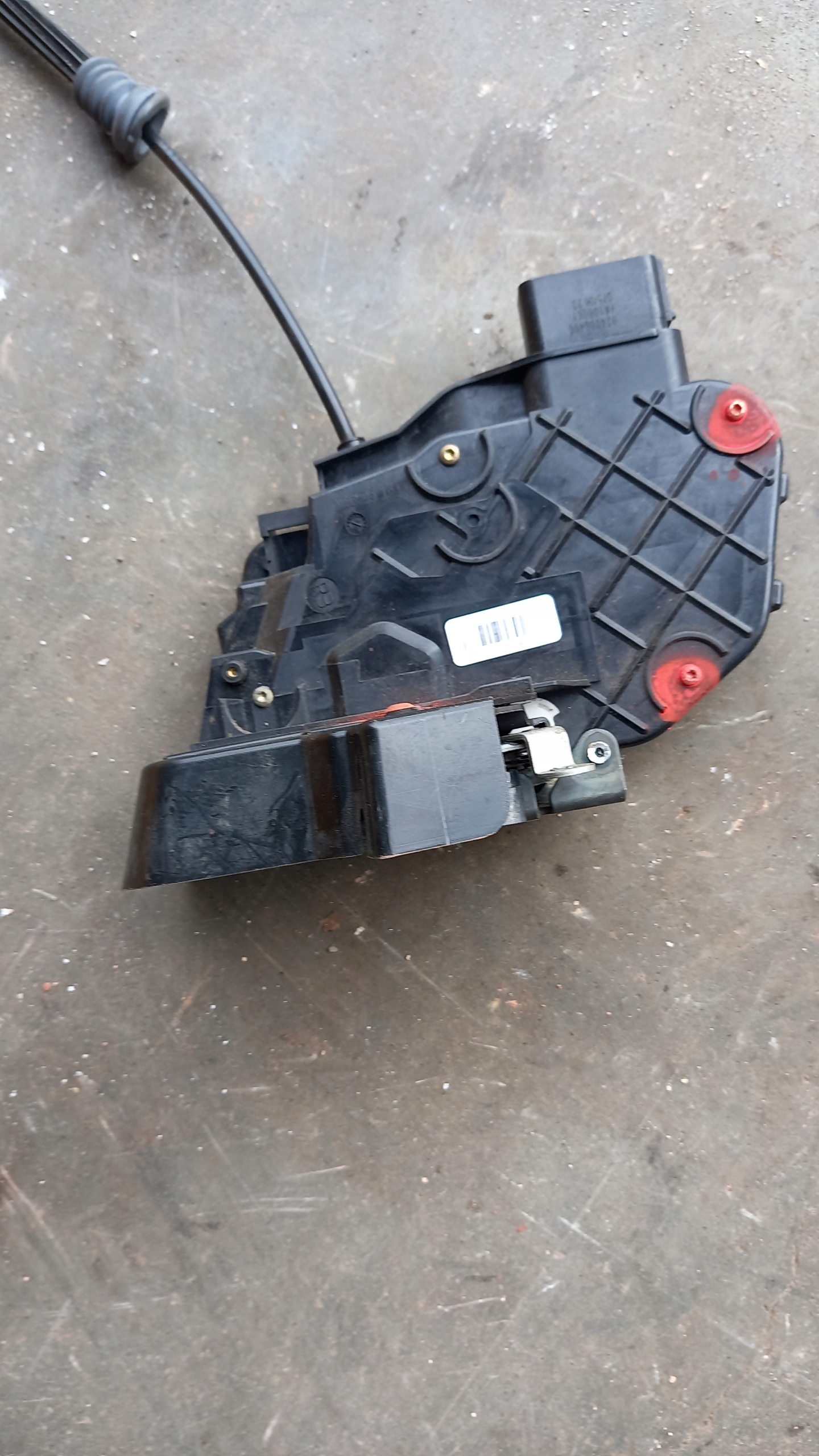 ЗАМОК ПЕРЕДНЕЙ ПРАВОЙ ДВЕРИ VOLVO S40V50