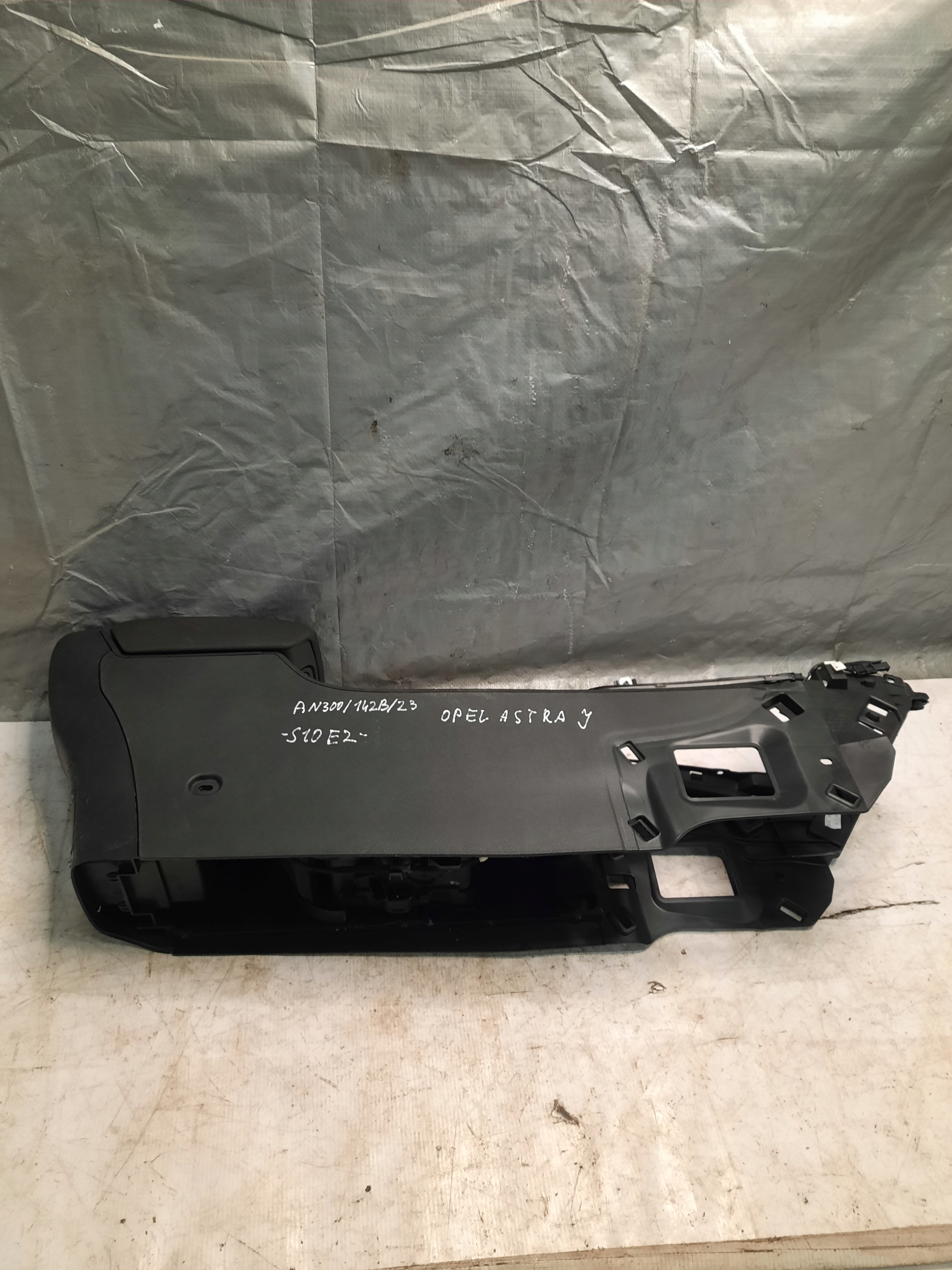 TUNEL central armrest OPEL ASTRA 4 J 10R ANGLIK