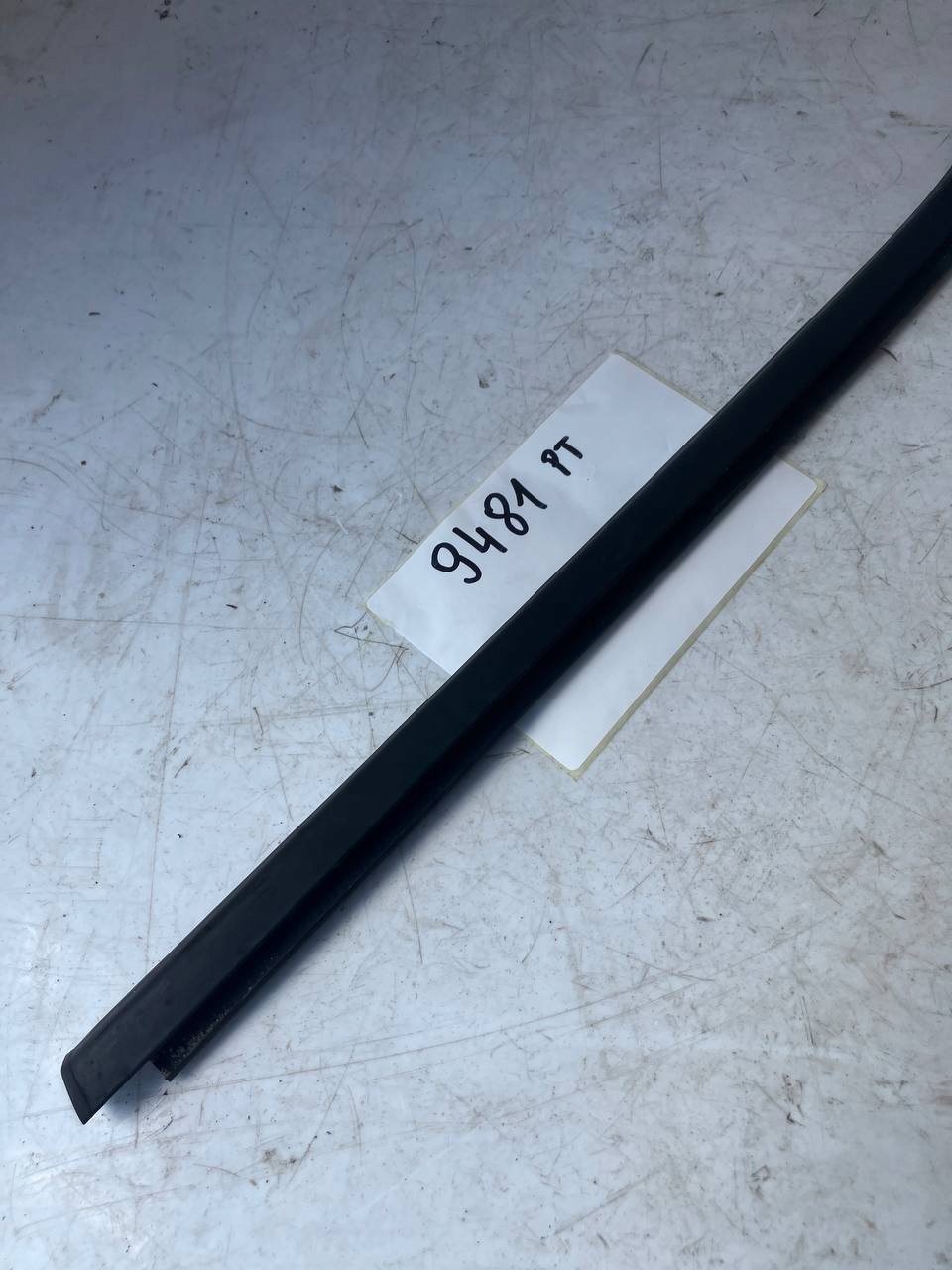 moulding dust door right rear part RENAULT MEGANE IV HB HATCHBACK