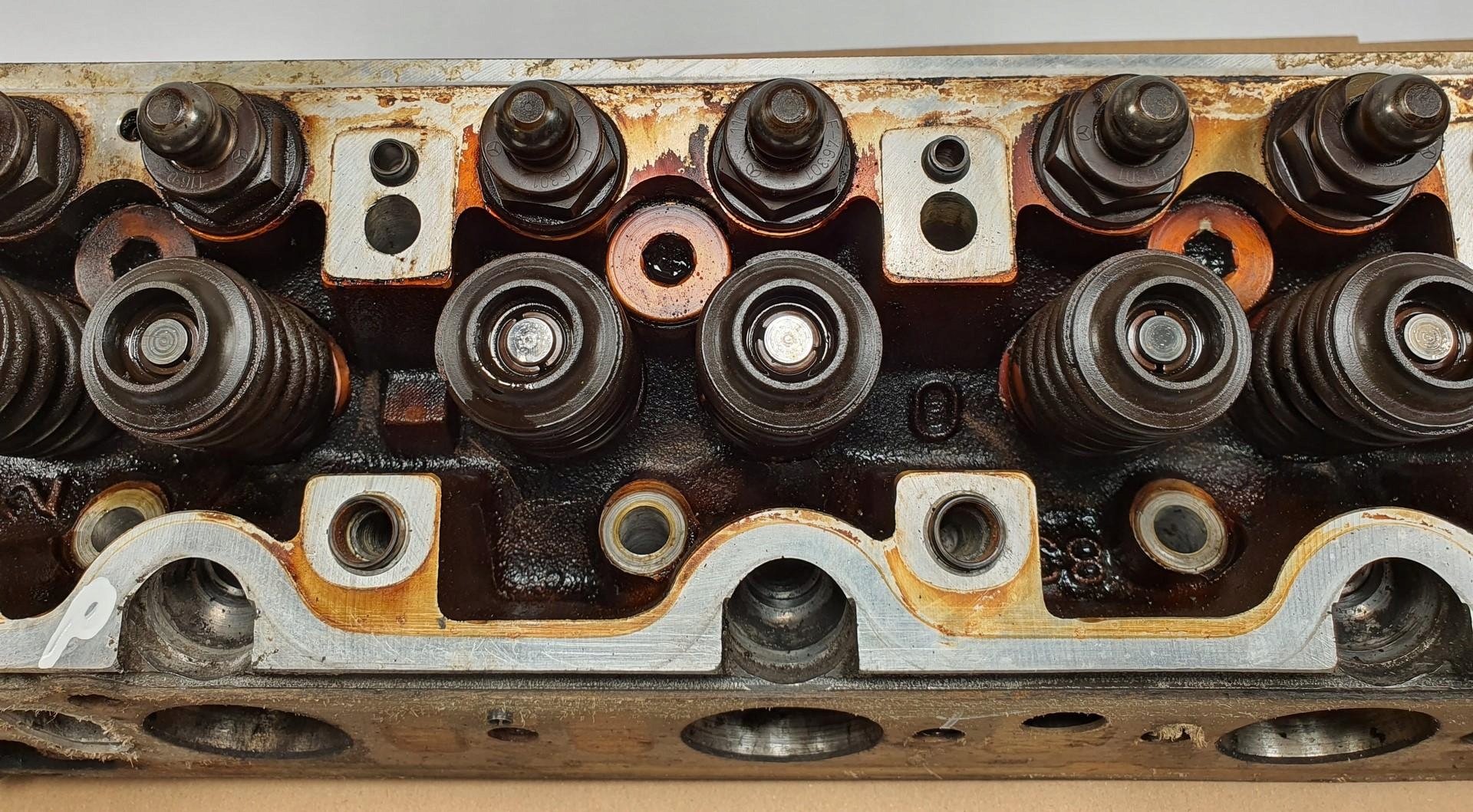 GŁOWICA SILNIKA MERCEDES W126 3.8 V8 R1160163301 Numer katalogowy części R1160163301