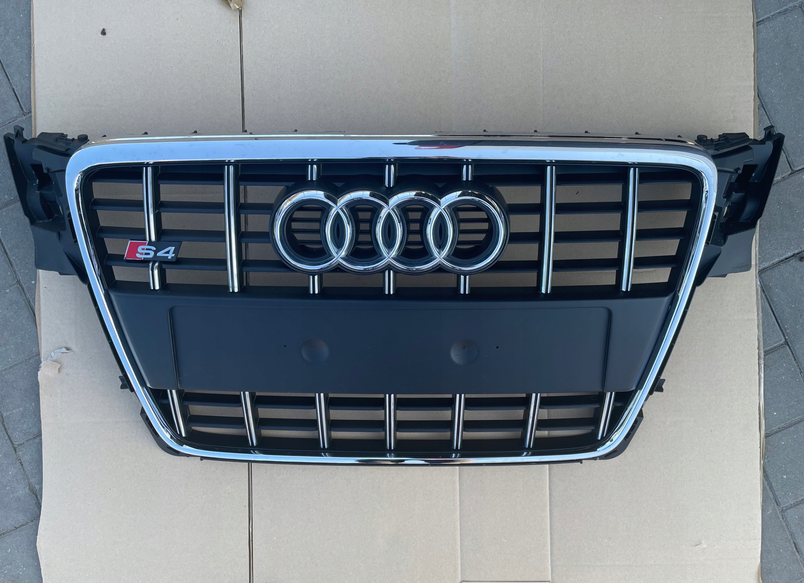 AUDI A4 S4 B8 GRILL ATRAPA 8K0853651B