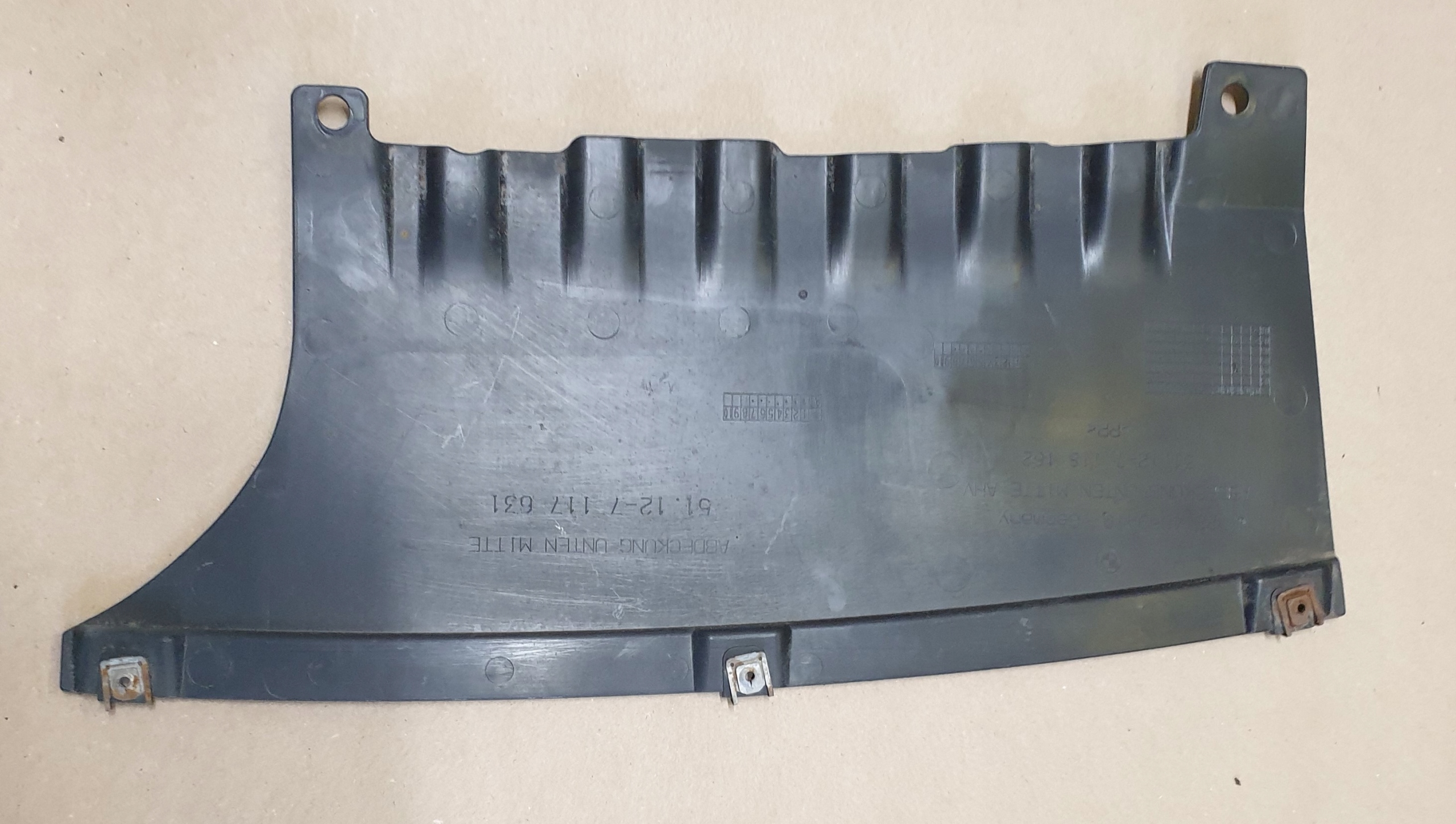 Blende Abdeckung Blende Gehäuse untere der Stoßstange heck abdeckung Unterfahrschutz BMW 1 E87 E81 OE