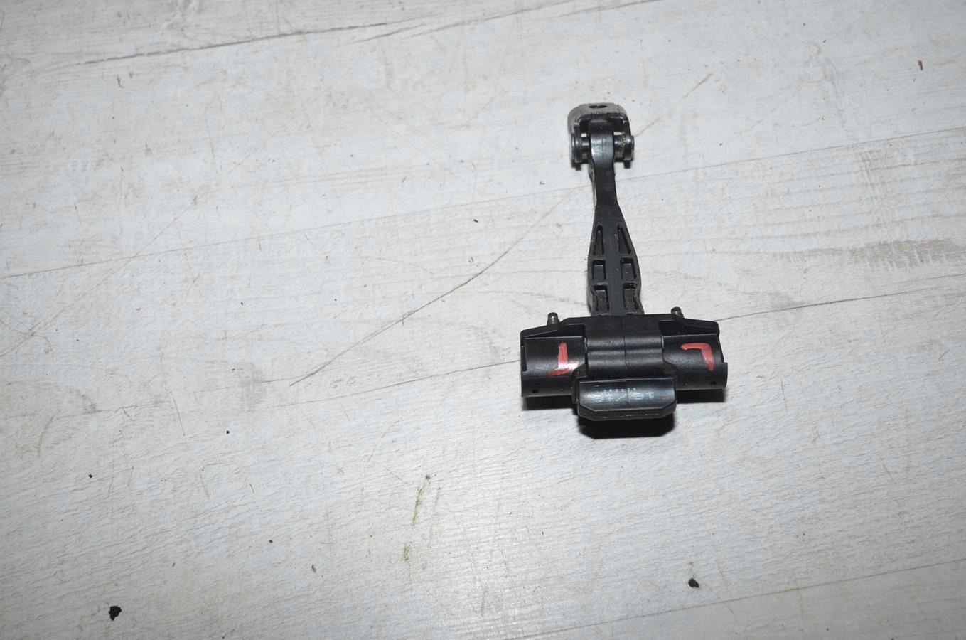limiter door left rear part Dacia Duster II 18r