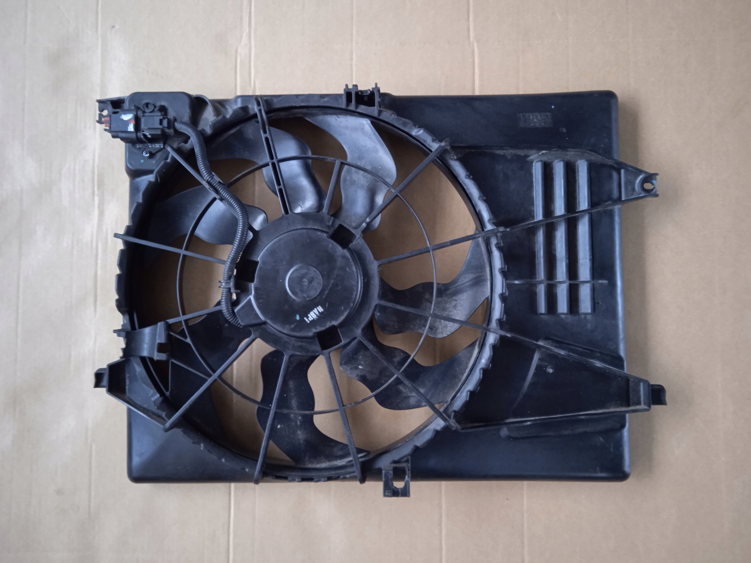 HYUNDAI TUCSON 1.6 GDI ВЕНТИЛЯТОР РАДИАТОРА