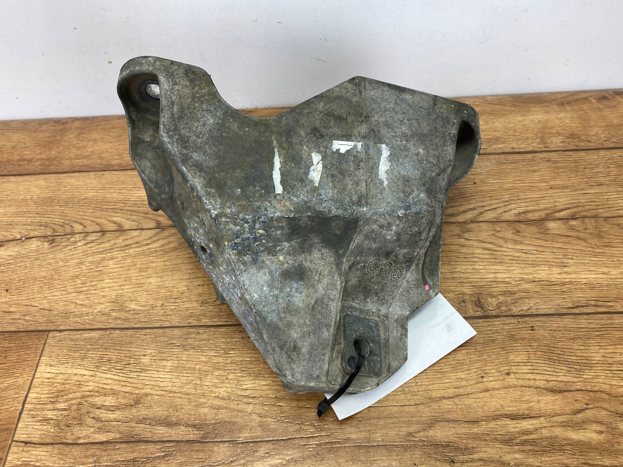 holder holder engine mount Cadillac CTS III 2014+