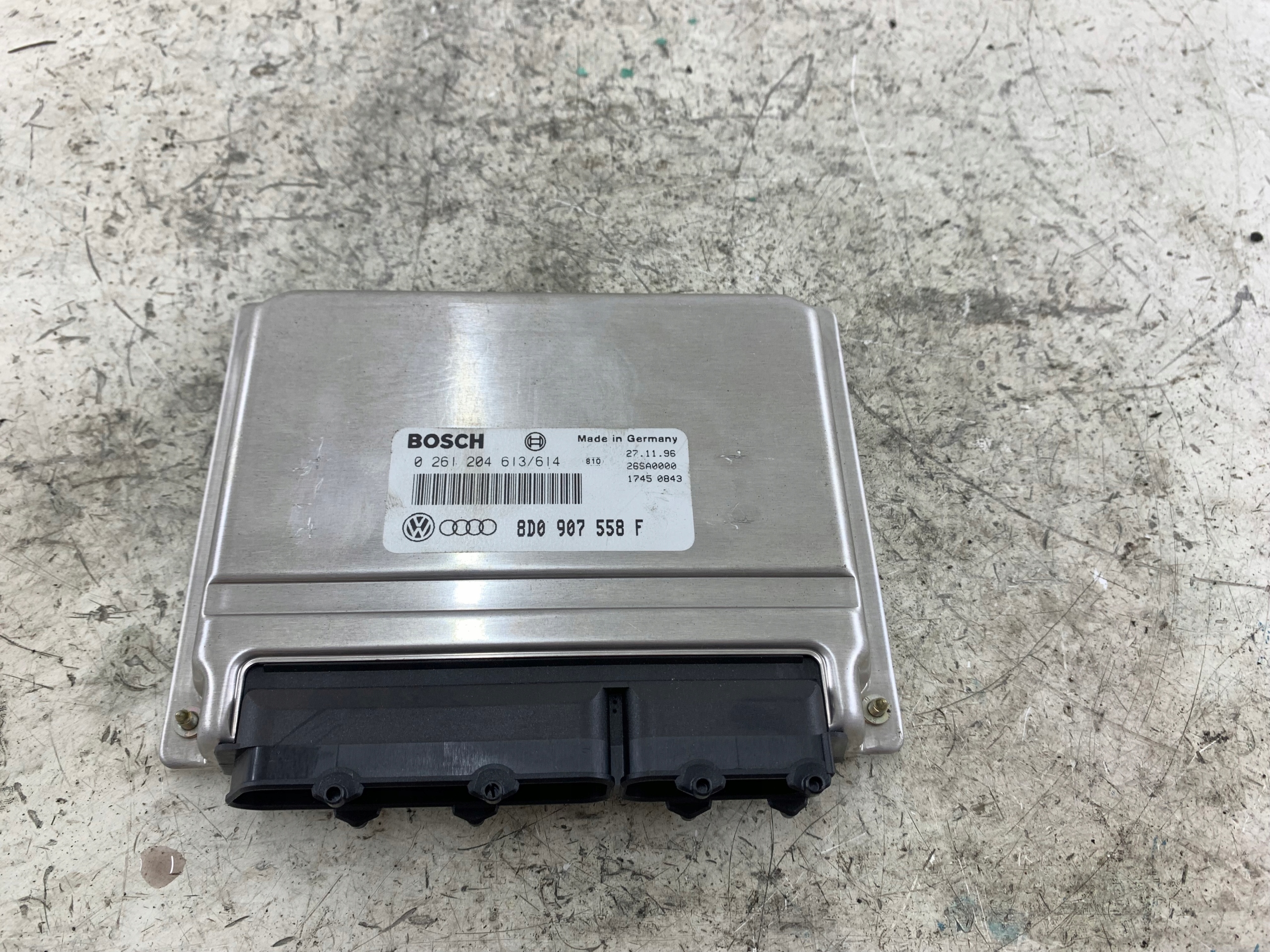 VW PASSAT B5 1.8 control unit of the engine 8D0907558F