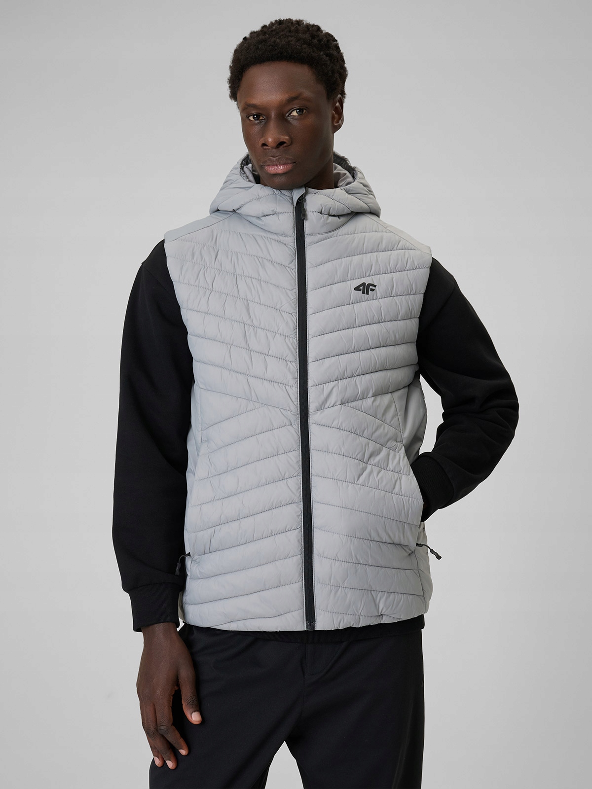 4F Bunda Bez Rukávů Šedá Hydrofobní Lehká A Teplá M