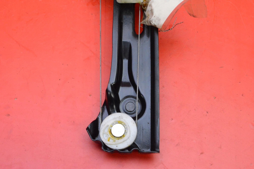 window regulator right rear part EU 7137030 BMW X5 E70 06-10