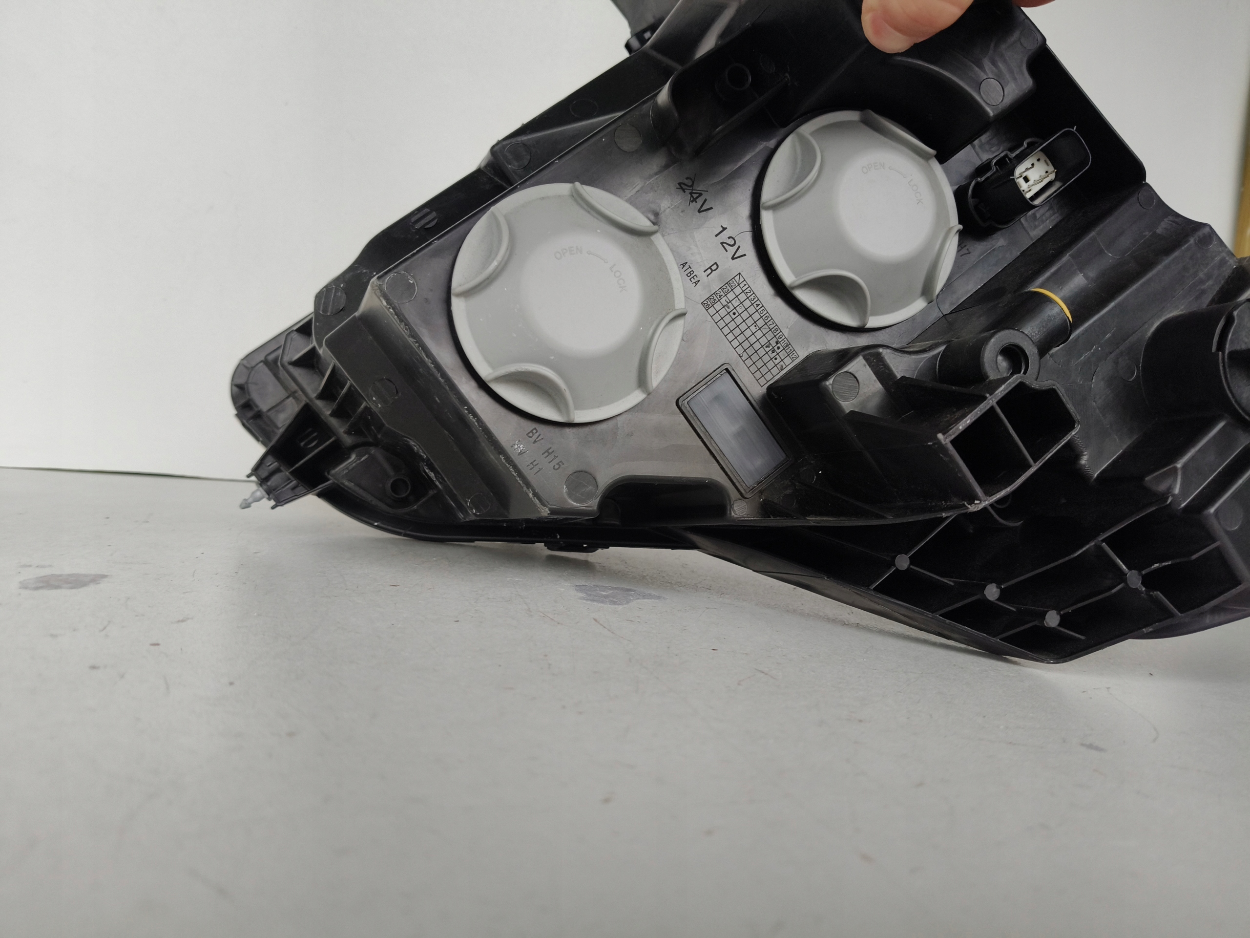 light right REFLEKTOR FORD TRANSIT COURIER 24