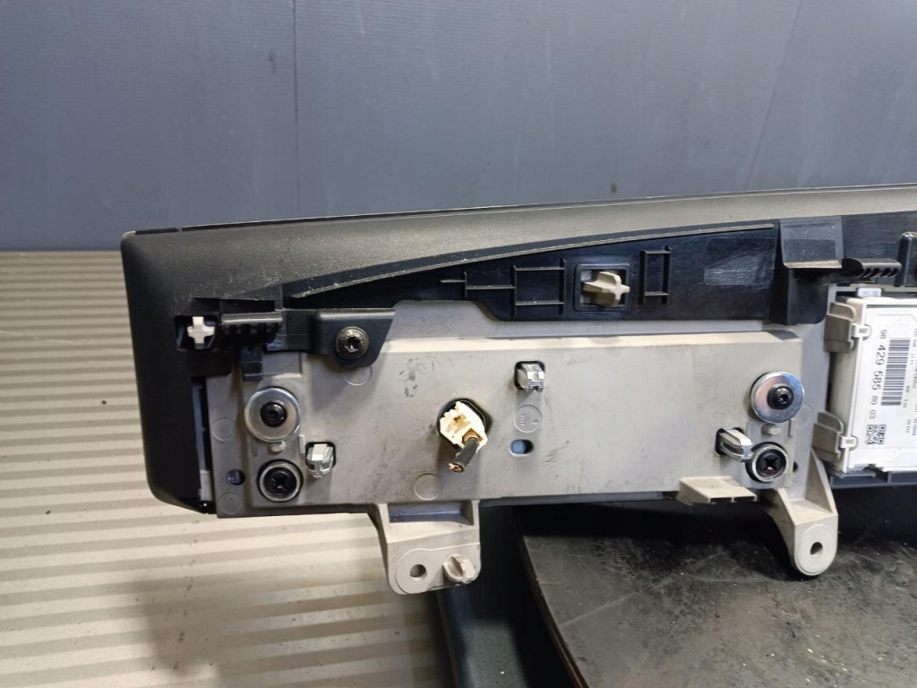 opel Astra л VI дисплей экран спидометр 9848049880