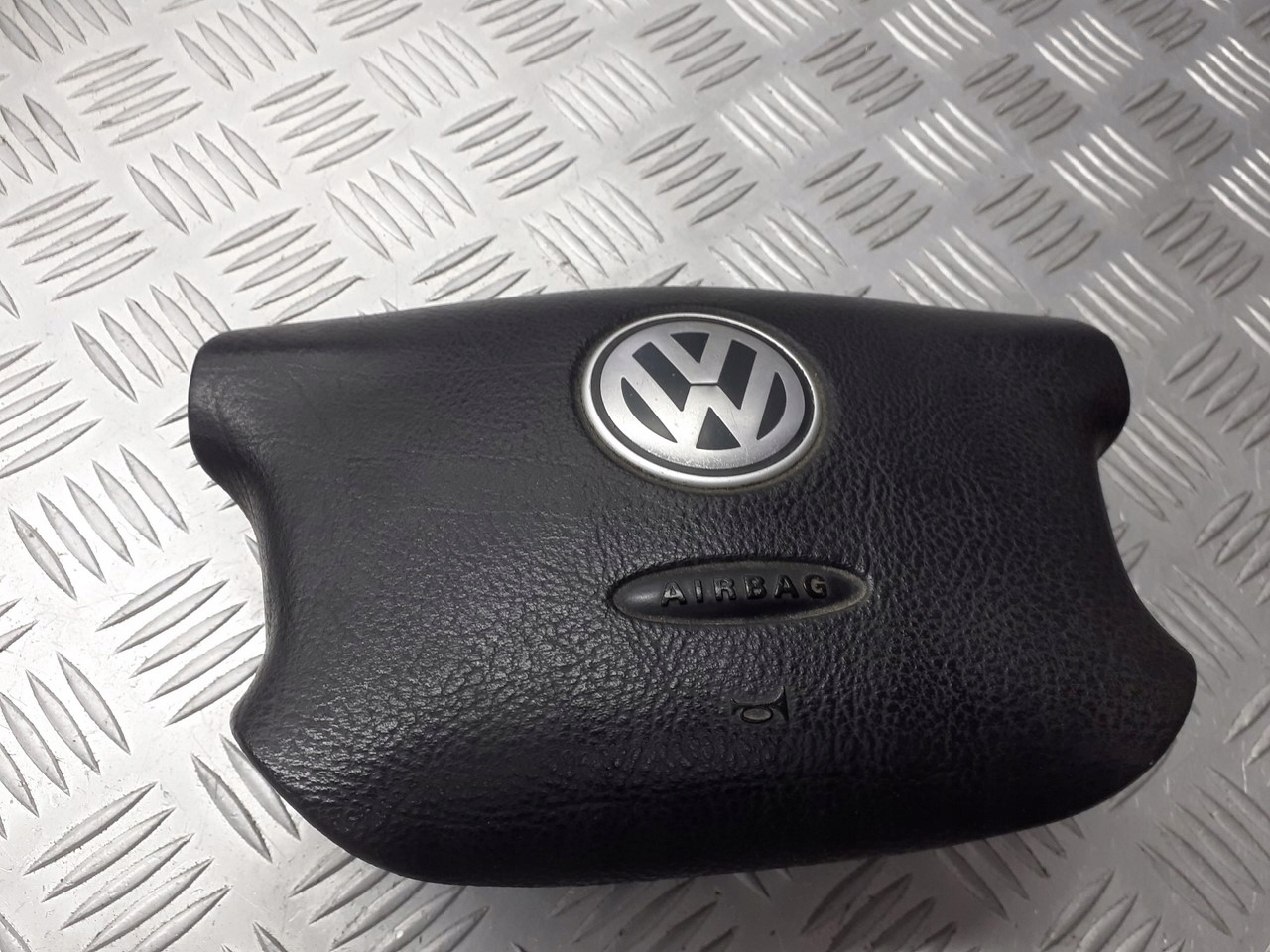 PODUSZKA AIRBAG KIEROWCY VW PASSAT B5 FL 3B0880201BM