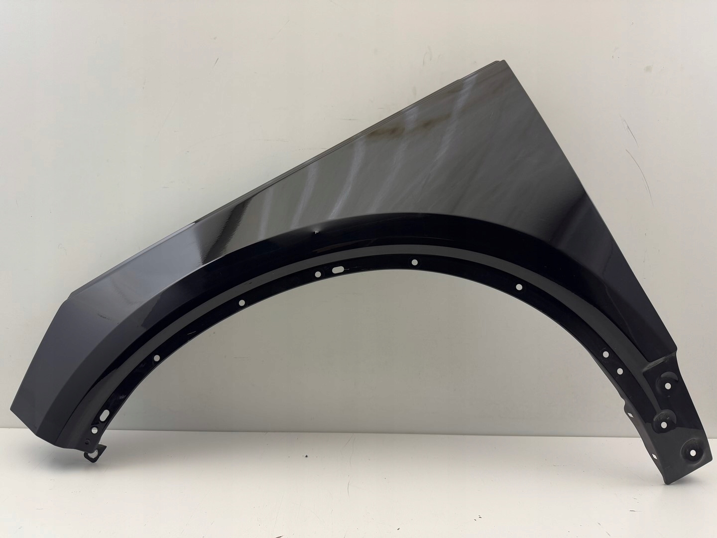 VOLVO XC40 LEWY BŁOTNIK PRZÓD PRZEDNI 17- Producent części Volvo OE