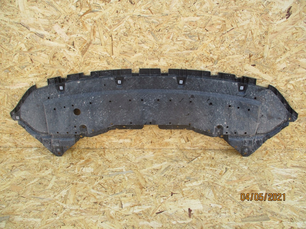 52618-48021 - LEXUS RX IV 15-20 ЗАЩИТНАЯ ПЛАСТИНА ПЕРЕДНИЙ БАМПЕР