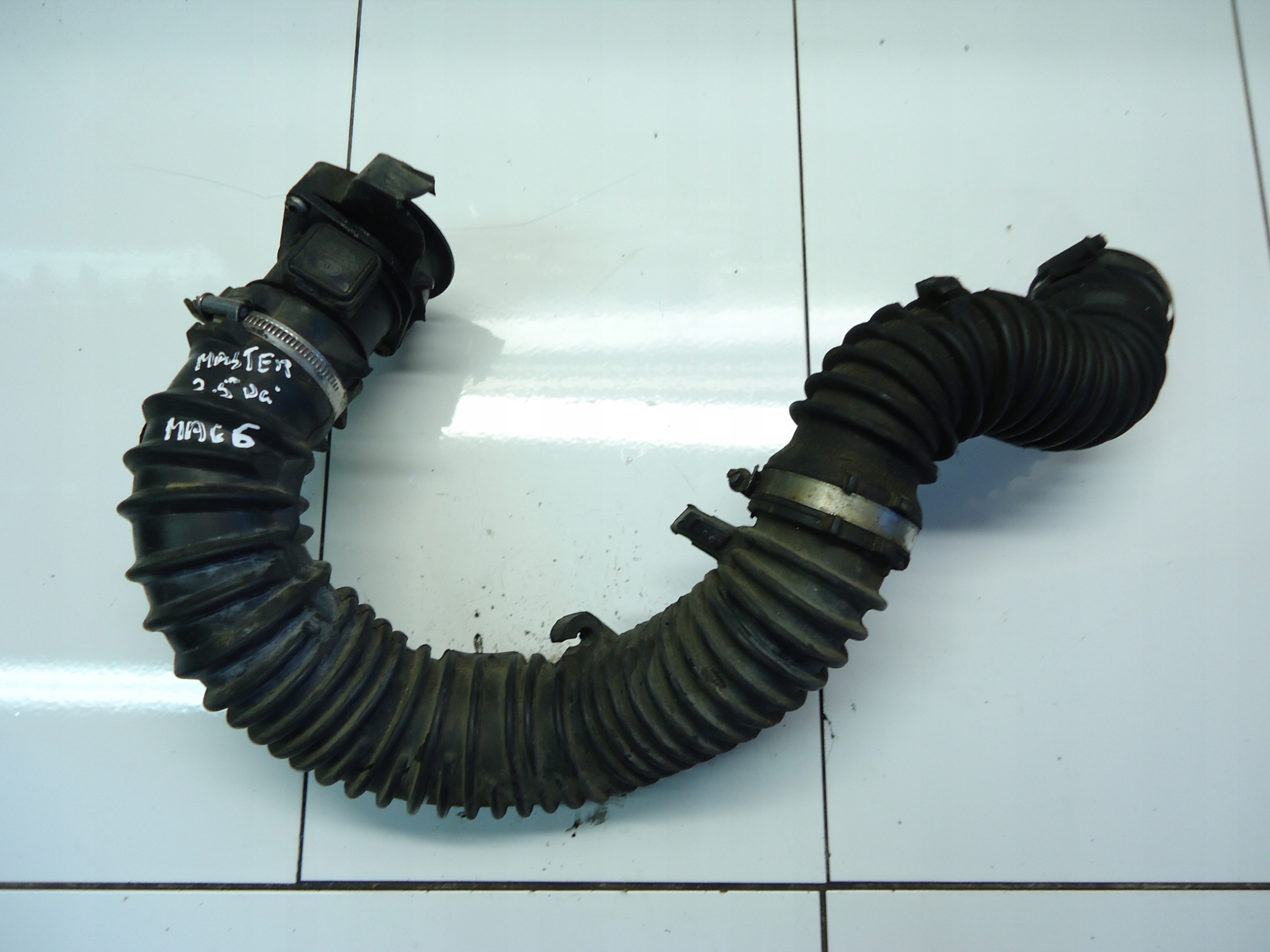 RENAULT MASTER II 2.5DCI pipe air 8200806067A