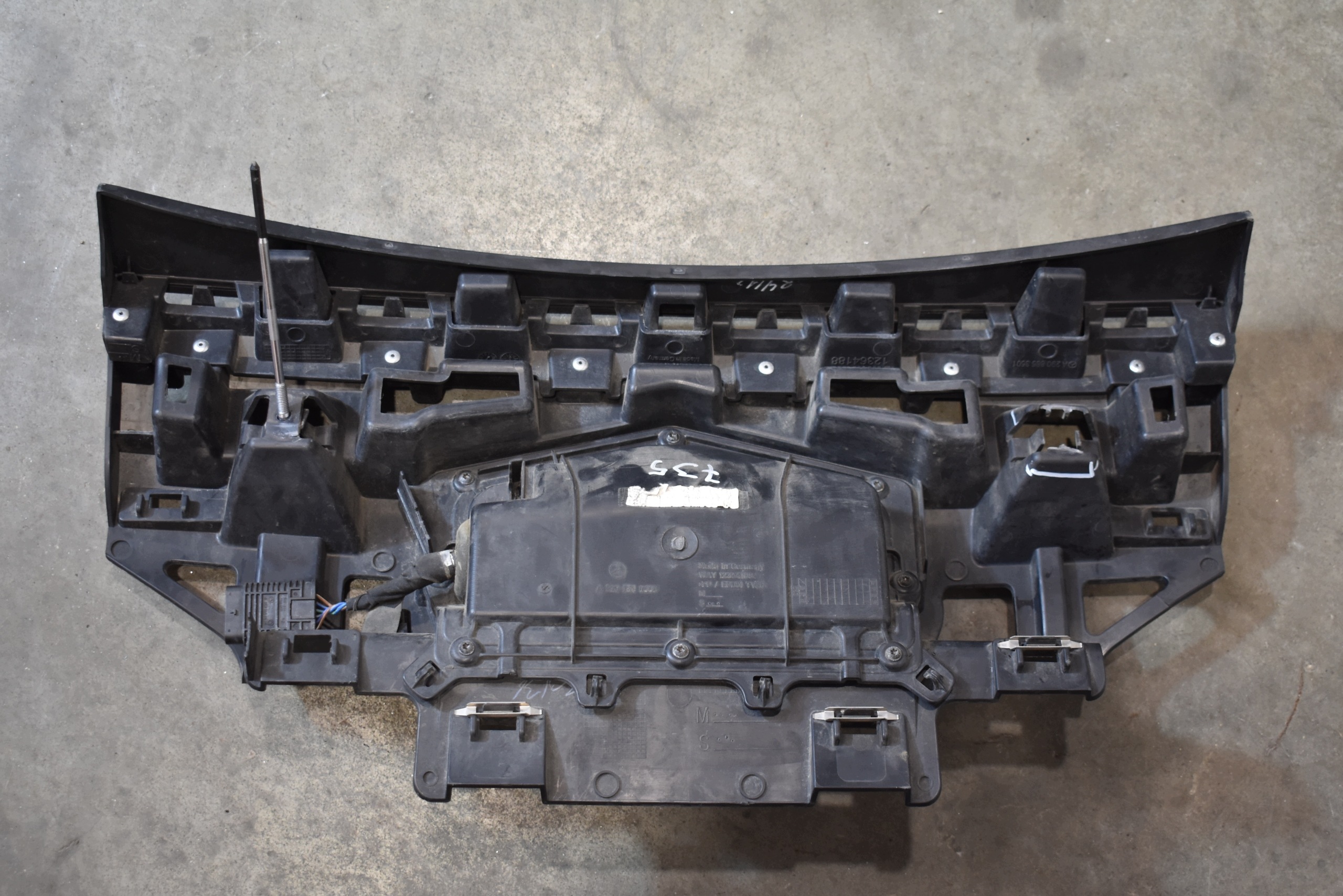 bumper bracket rear part rear central MERCEDES X290 1