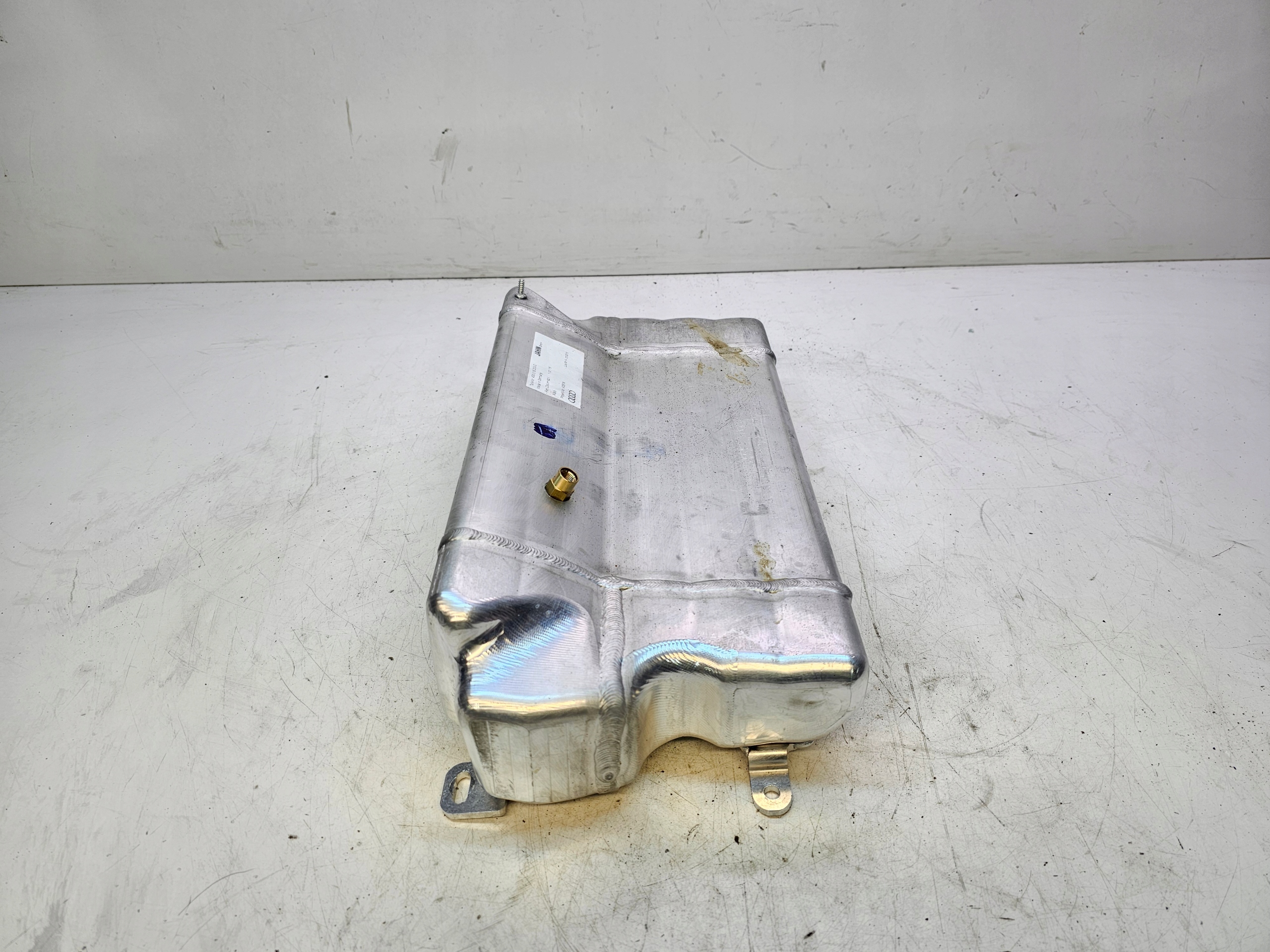 Behälter Druck Achsträgers A6 C7 4G0616203C