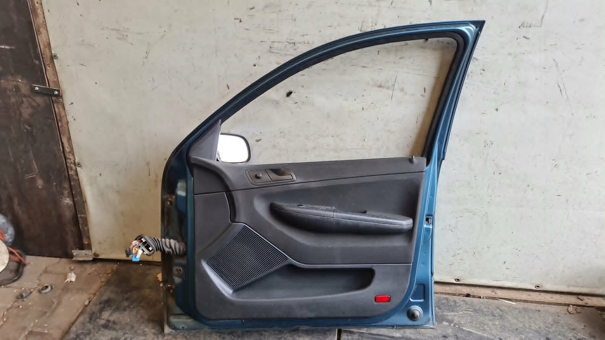 SKODA FABIA a dveře předek pravé LAK.9901