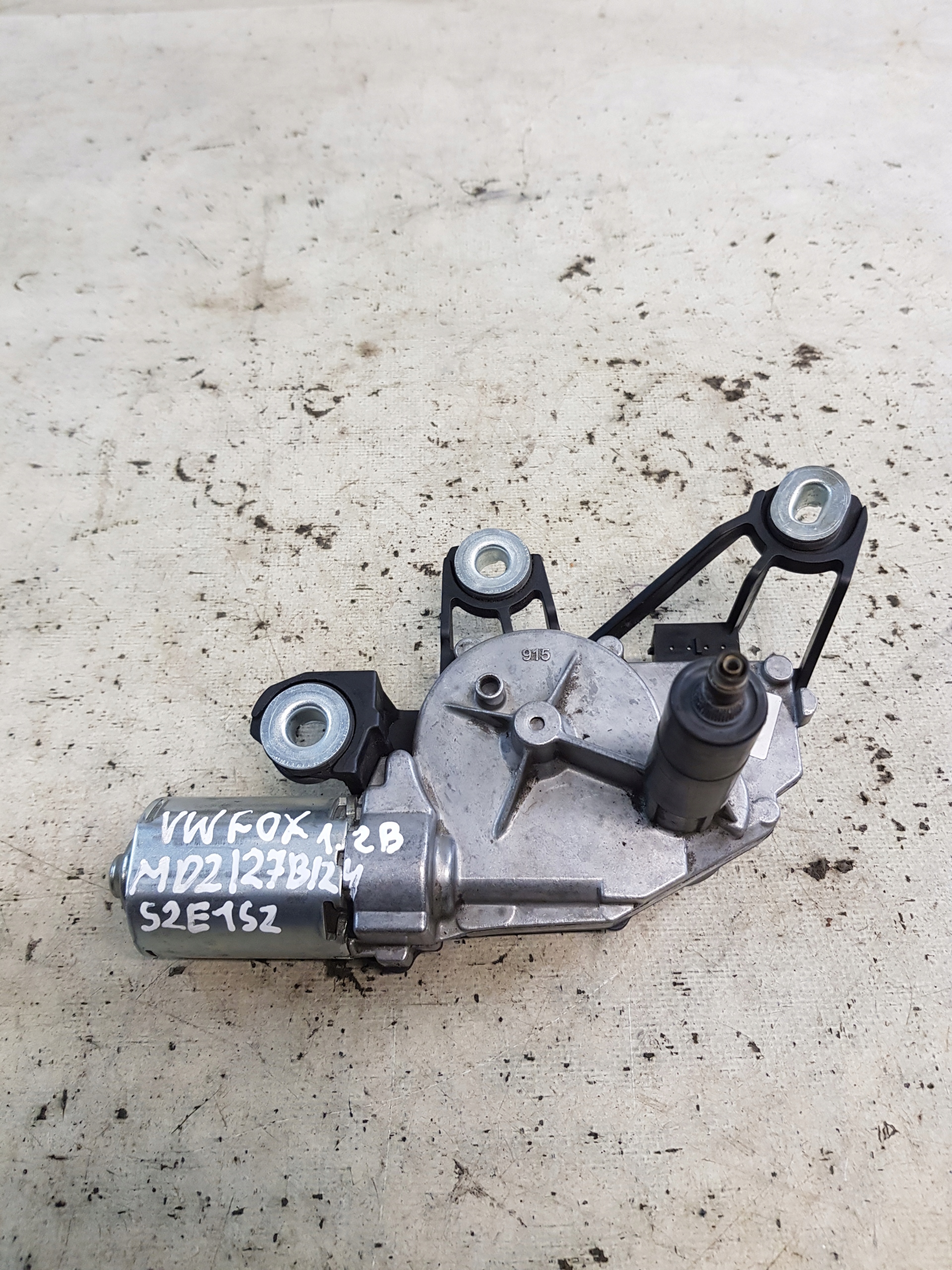 VOLKSWAGEN FOX motor ablaktörlők far 5Z6955711