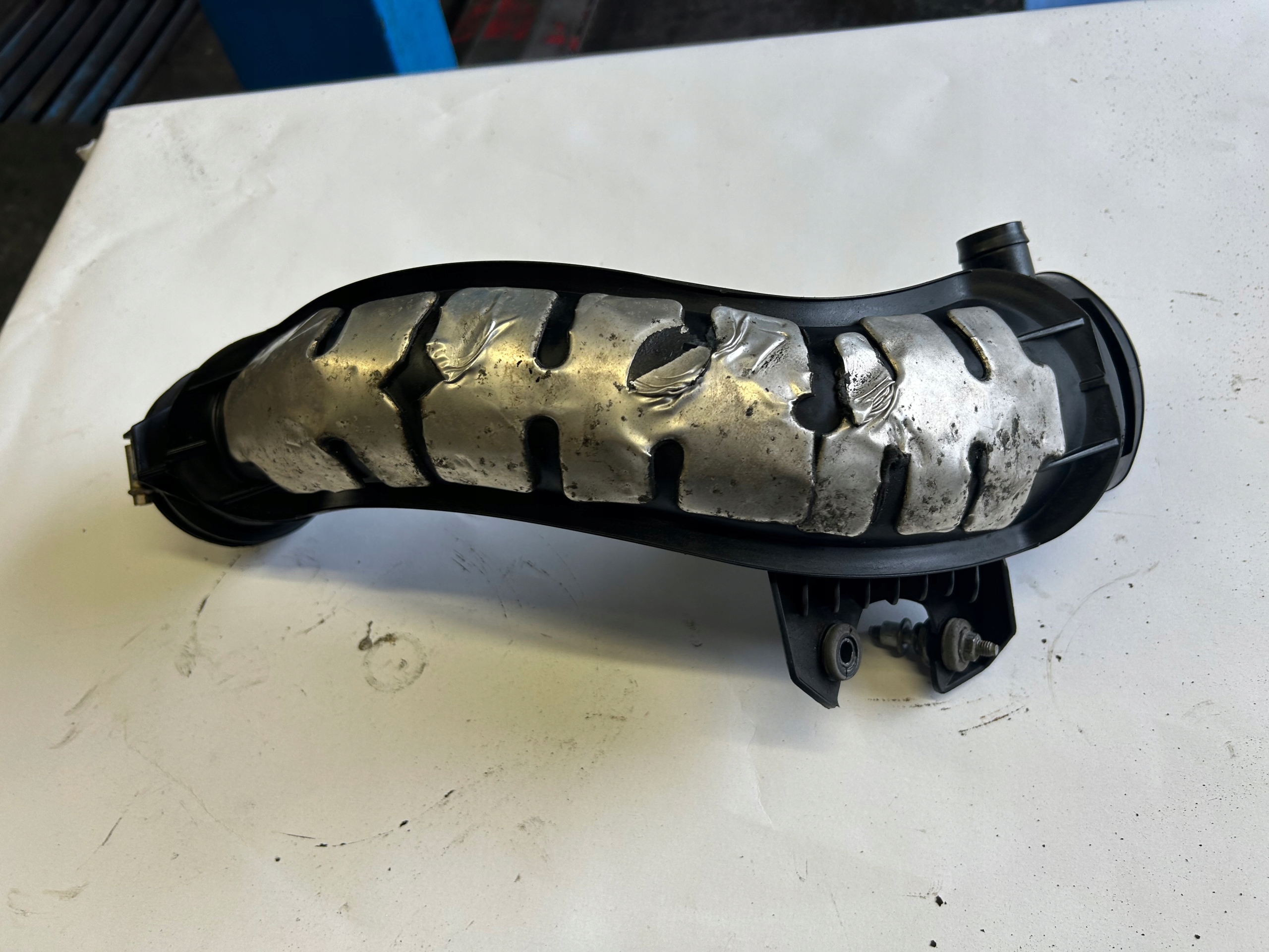 FORD FOCUS MK3 1,6 cijev prijenos interkulera BV61-9C623-DD