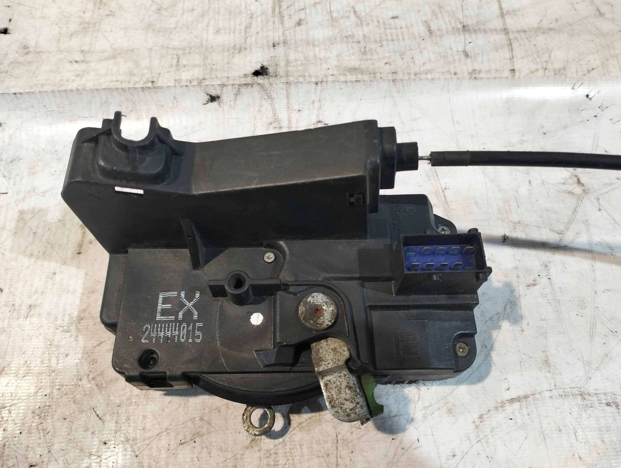 lock door left front OPEL ZAFIRA A OE 24444015EX 8PIN
